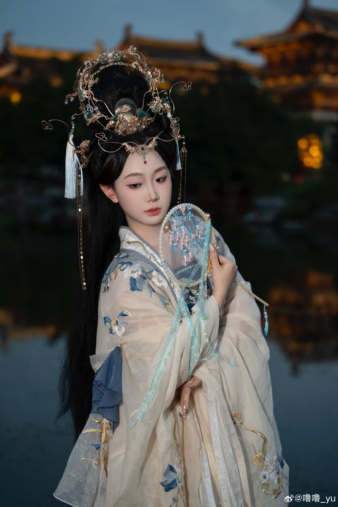 Stylish Autumn Winter Qipao Dress for a Slimming Look Stylish Autumn Winter Qipao Dress for a Slimming Look