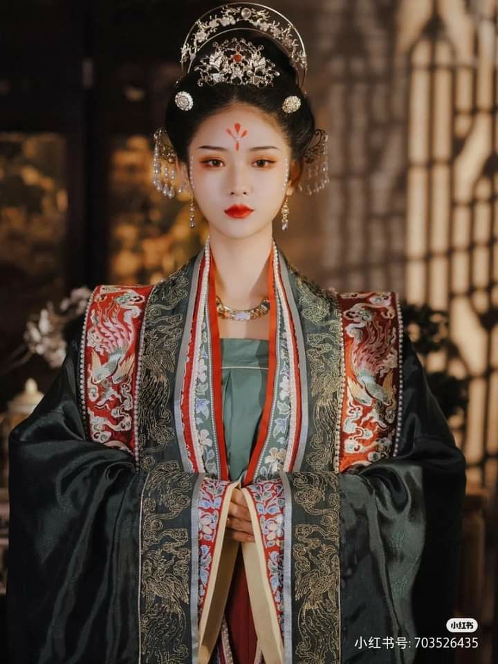 Vintage Qipao and High Heels:A Celebration of Traditional Elegance Vintage Qipao and High Heels:A Celebration of Traditional Elegance