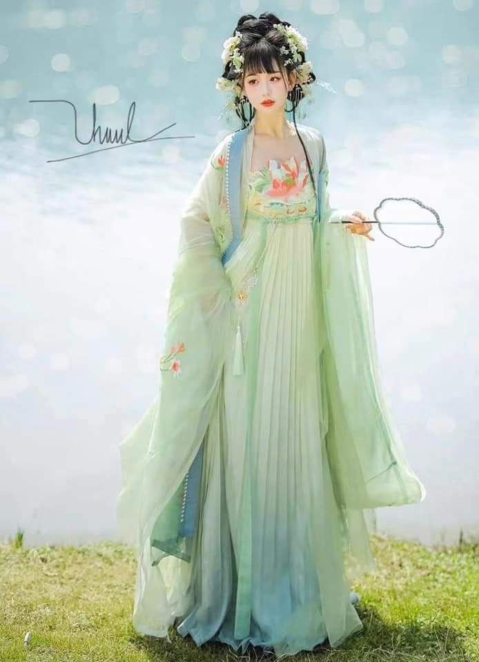 A Summer in Lavender:The Enchantment of a Girls Hanfu Costume A Summer in Lavender:The Enchantment of a Girls Hanfu Costume