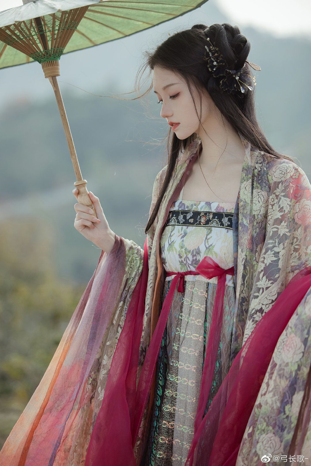Celebrating the Lunar New Year in Style:A Guide to Plus-Size Hanfu Chinese Traditional Clothing) Celebrating the Lunar New Year in Style:A Guide to Plus-Size Hanfu Chinese Traditional Clothing)