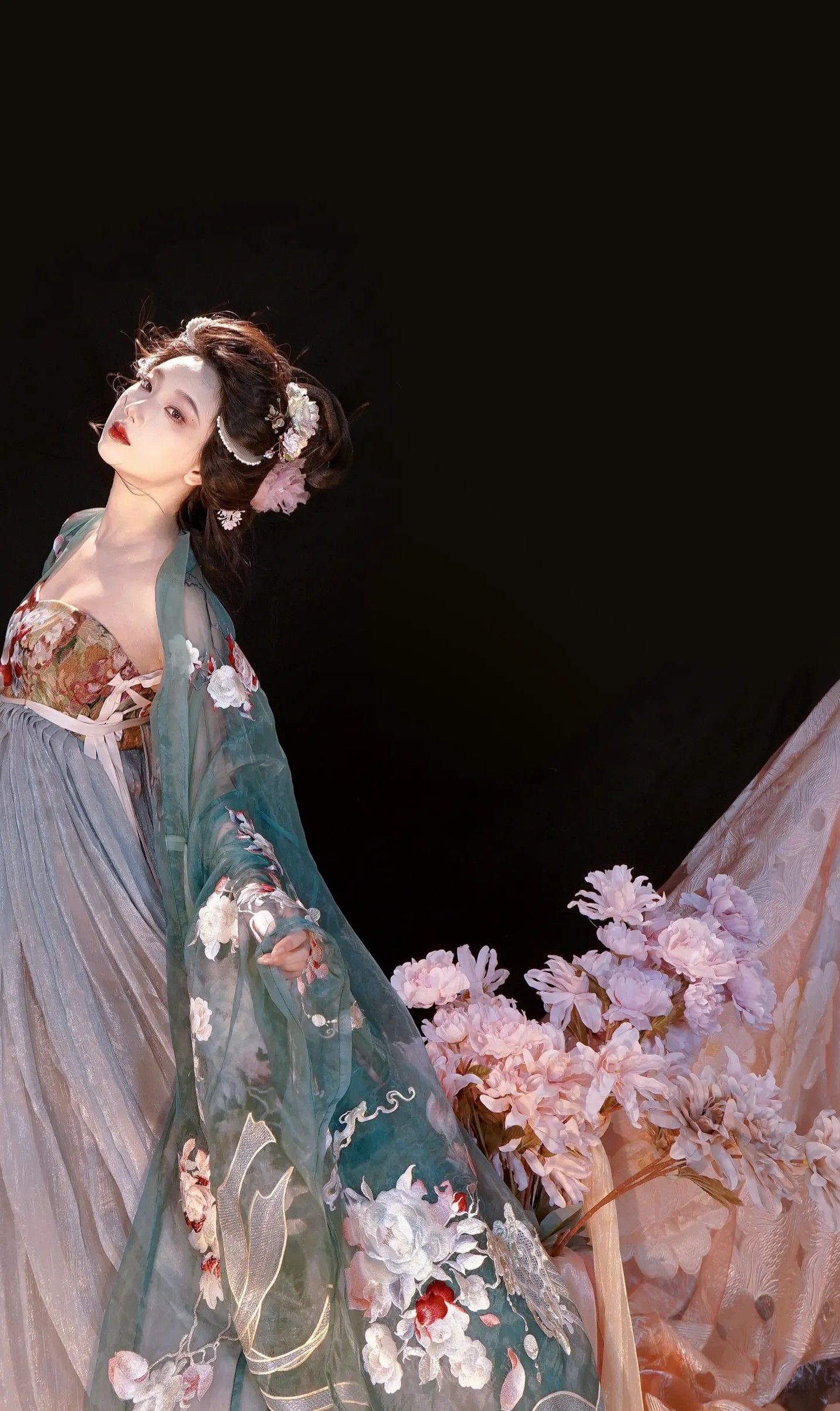 Daily Life in Song Dynasty:The Revival of Hanfu Fashion Daily Life in Song Dynasty:The Revival of Hanfu Fashion