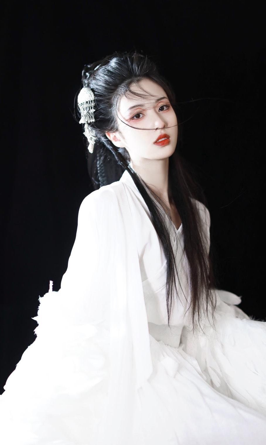 Ethereal Princess in Hanfu Robes:The Enchantment of Ancient Chinese Elegance Ethereal Princess in Hanfu Robes:The Enchantment of Ancient Chinese Elegance