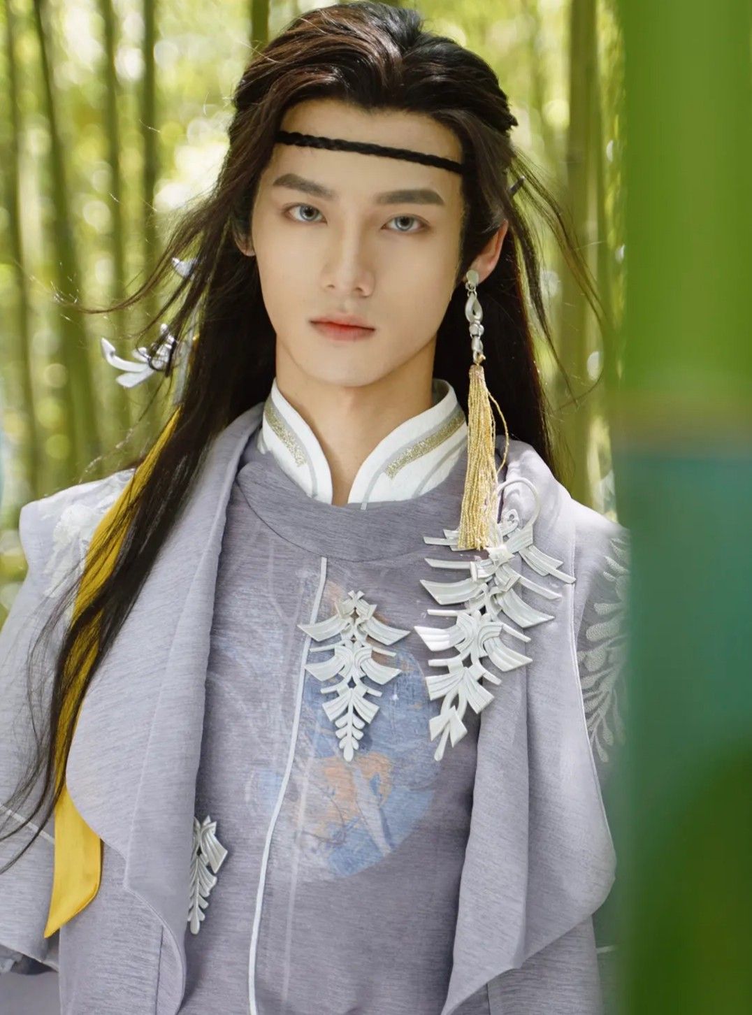 Green Breastband Hanfu:A Blend of Tradition and Eco-Fashion Green Breastband Hanfu:A Blend of Tradition and Eco-Fashion
