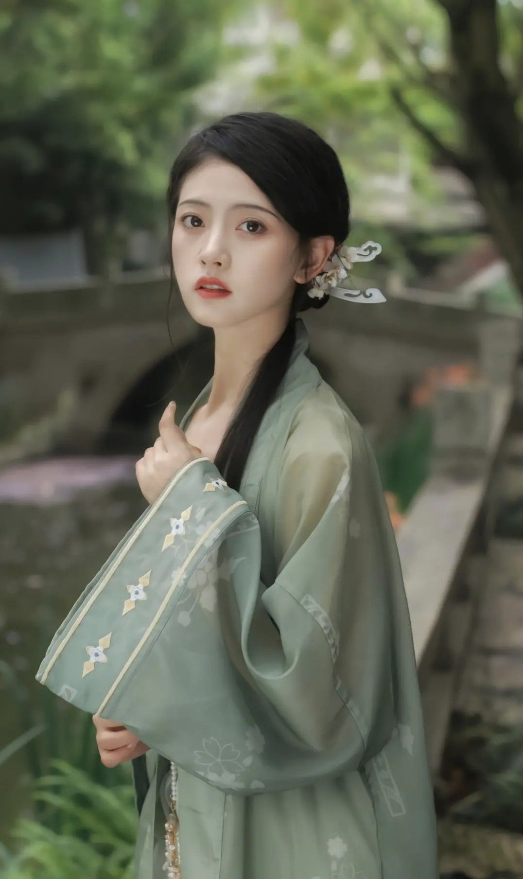 Summer Hanfu Fashion for Little Girls:A Guide to Chinese Traditional Dress for Big Kids Summer Hanfu Fashion for Little Girls:A Guide to Chinese Traditional Dress for Big Kids