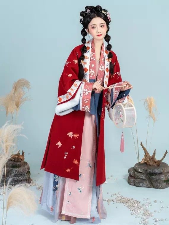 Chiffon Cheongsam Skirt with a Slimming Fit Embracing the Traditional with a Modern Touch Chiffon Cheongsam Skirt with a Slimming Fit Embracing the Traditional with a Modern Touch