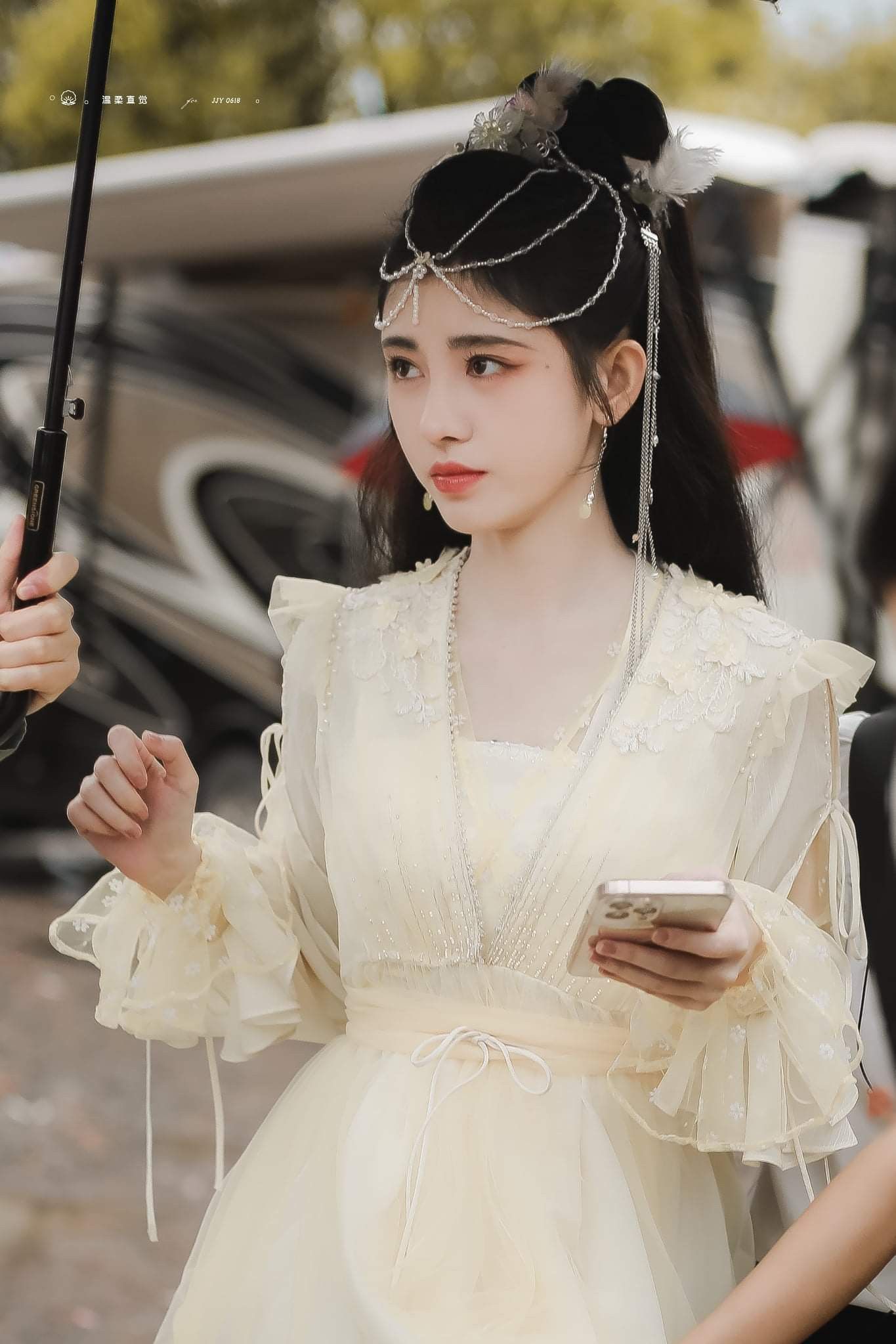 A Guide to Complete Traditional Hanfu Costumes for 12-Year-Old Girls A Guide to Complete Traditional Hanfu Costumes for 12-Year-Old Girls