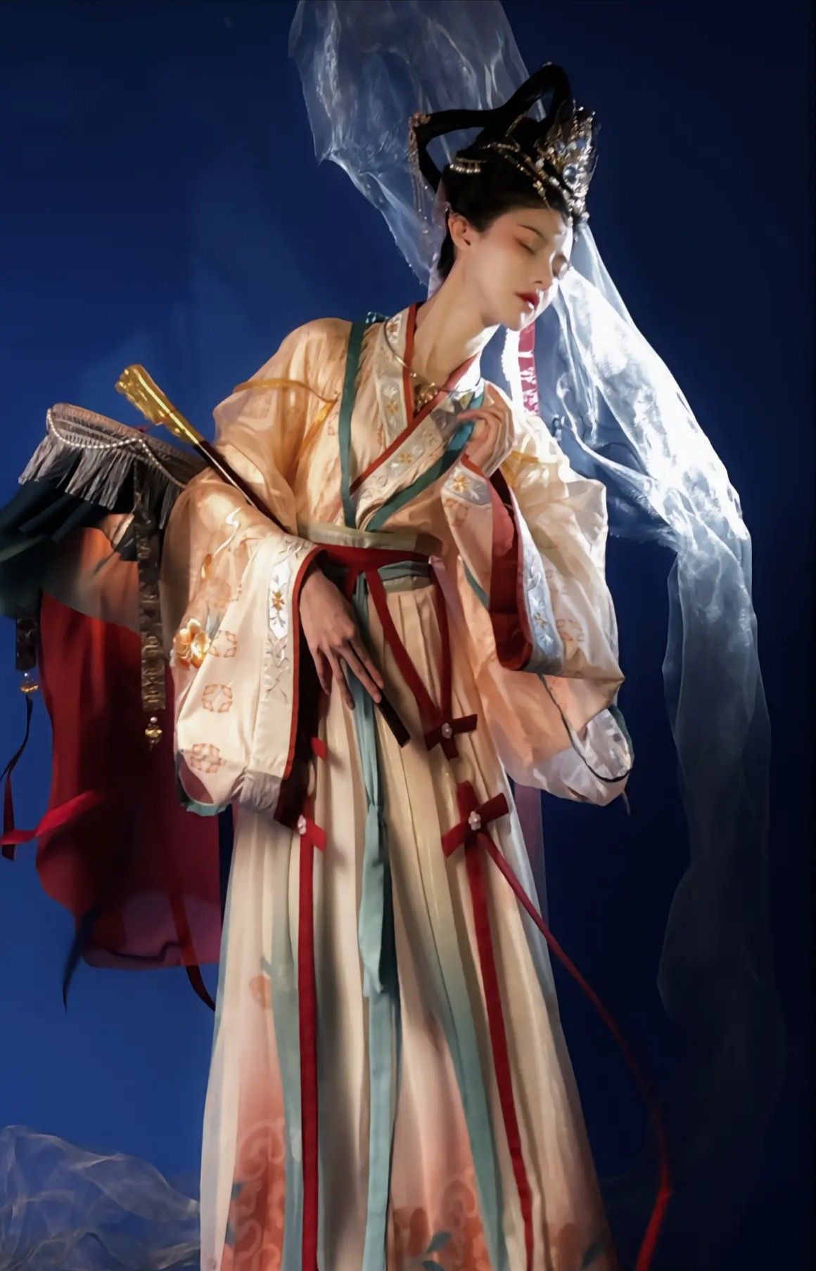 Spring Cherry Blossom Hanfu:A Fairy-like Ethereal Journey Spring Cherry Blossom Hanfu:A Fairy-like Ethereal Journey
