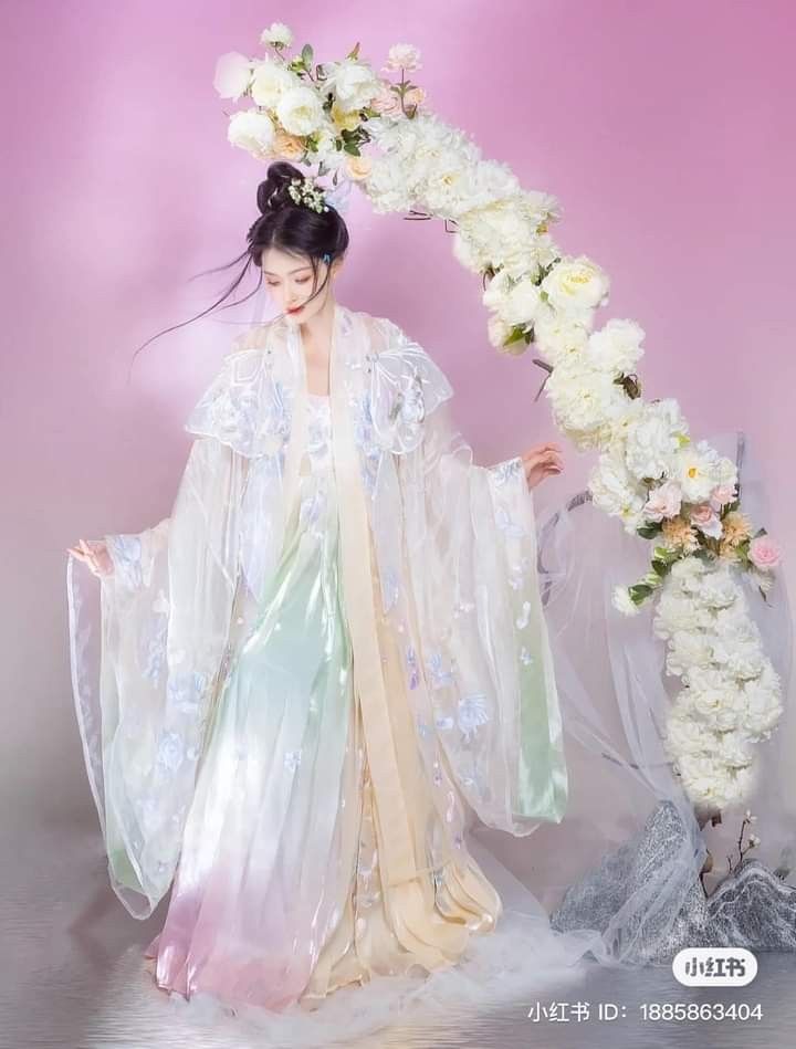 Elegant Xiaoxiang Style Jacket Paired with Skirt of Dreams:A Guide to Fashion Blending Elegant Xiaoxiang Style Jacket Paired with Skirt of Dreams:A Guide to Fashion Blending