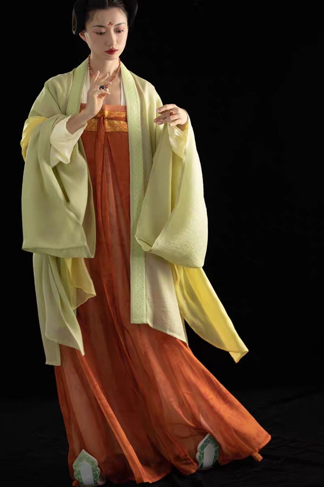 Embracing the Classic:Cheongsam-Inspired Chinese-Style Lovers Fashion Embracing the Classic:Cheongsam-Inspired Chinese-Style Lovers Fashion