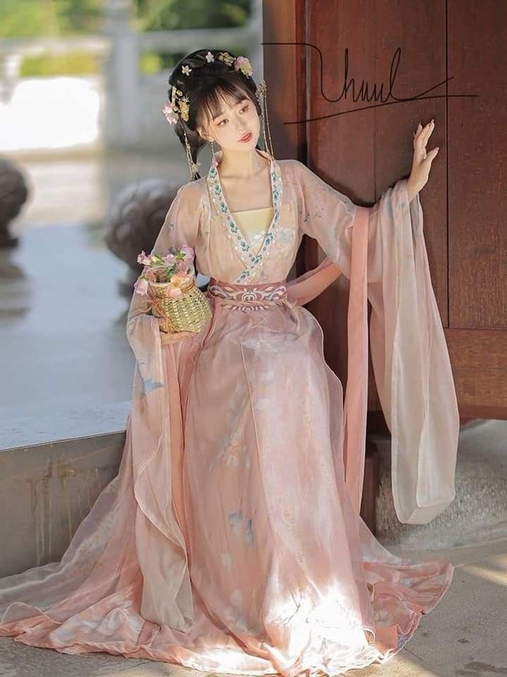 Red Hair Ornaments and Childrens Hanfu Fashion:A Cultural Blend Red Hair Ornaments and Childrens Hanfu Fashion:A Cultural Blend