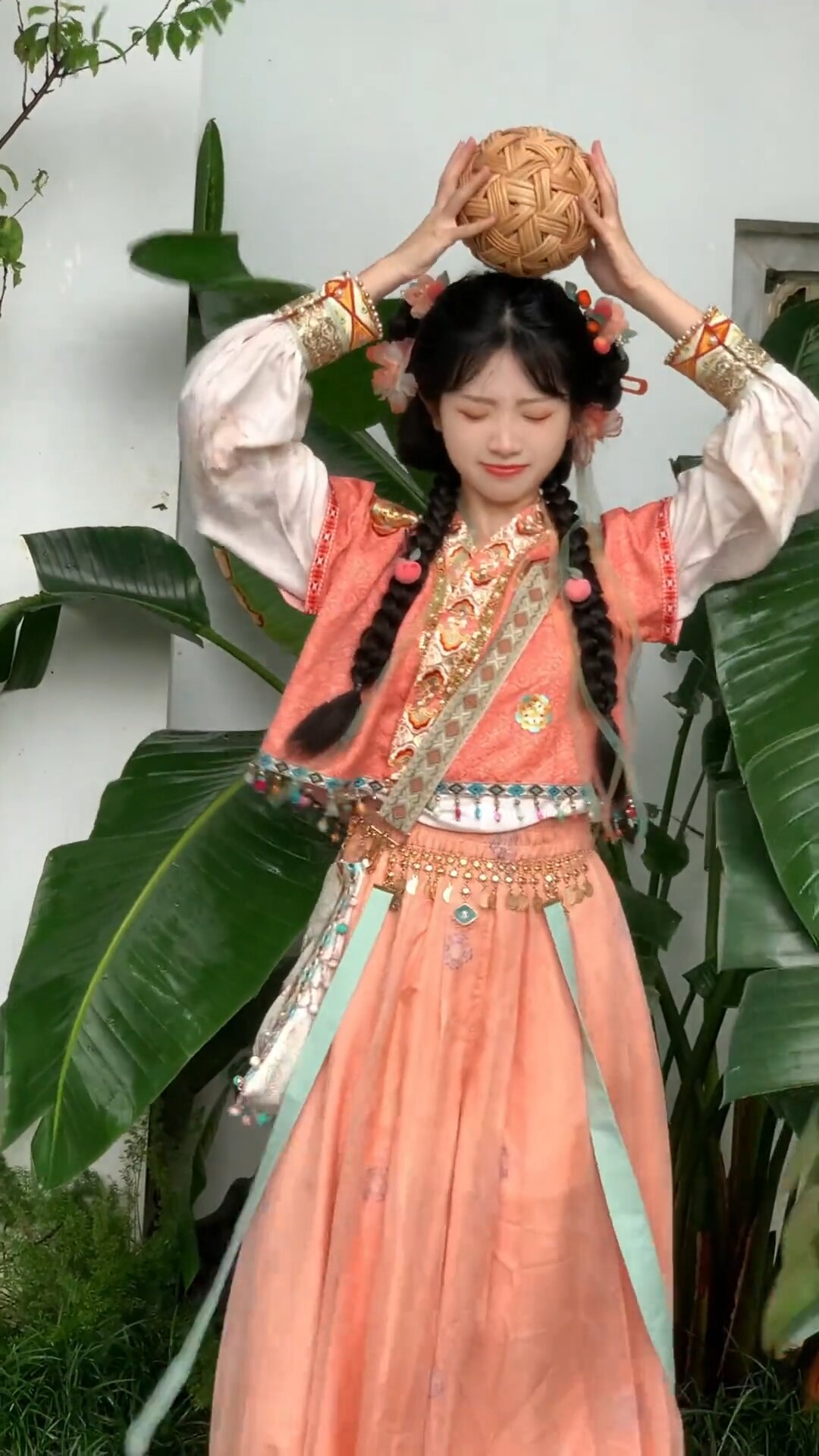 Year-End Clearance Sale:Unveiling the Splendor of Traditional Hanfu Fashion Year-End Clearance Sale:Unveiling the Splendor of Traditional Hanfu Fashion