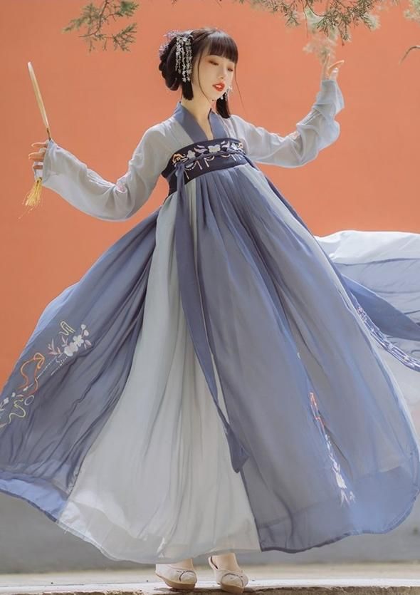 The Splendor of a Hanfu Bride:Traditional Wedding Gown and Grand Ceremony The Splendor of a Hanfu Bride:Traditional Wedding Gown and Grand Ceremony