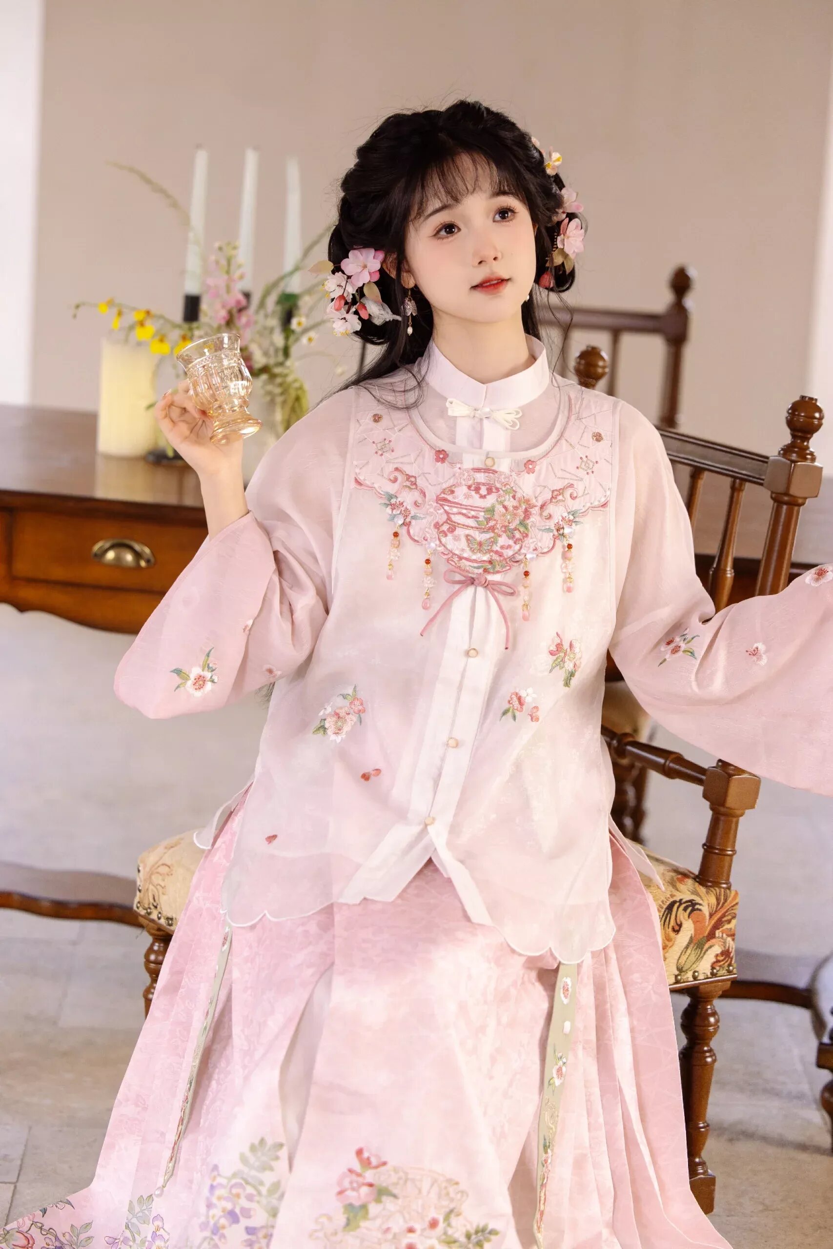 Summer Elegance:The Ice Silk Tang Costume in Modern Hanfu Fashion for Women Summer Elegance:The Ice Silk Tang Costume in Modern Hanfu Fashion for Women