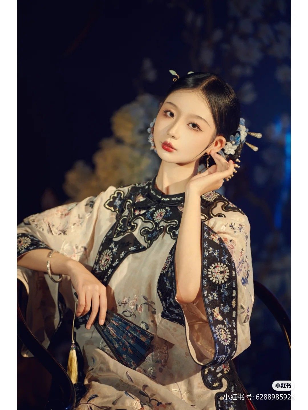 Reinventing the Cheongsam:Teenage Girl Si Tengs Qipao Evolution Reinventing the Cheongsam:Teenage Girl Si Tengs Qipao Evolution