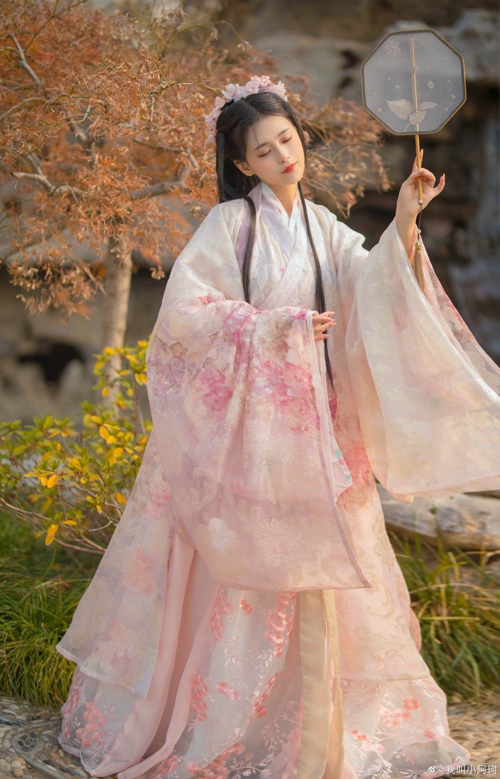 Petite Womens Summer Fashion:The Charm of Traditional Tangzhuang Hanfu Clothing for Little Girls Petite Womens Summer Fashion:The Charm of Traditional Tangzhuang Hanfu Clothing for Little Girls