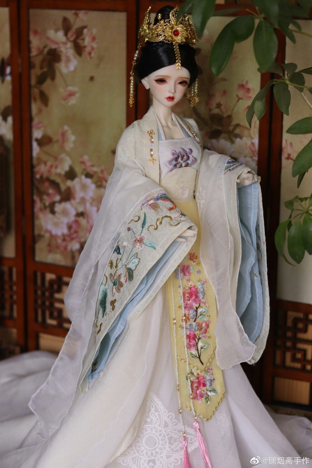 Everyday Fashion:The Evolution of Qipao in Modern Chinese Style with a Modern Oude Style Twist Everyday Fashion:The Evolution of Qipao in Modern Chinese Style with a Modern Oude Style Twist
