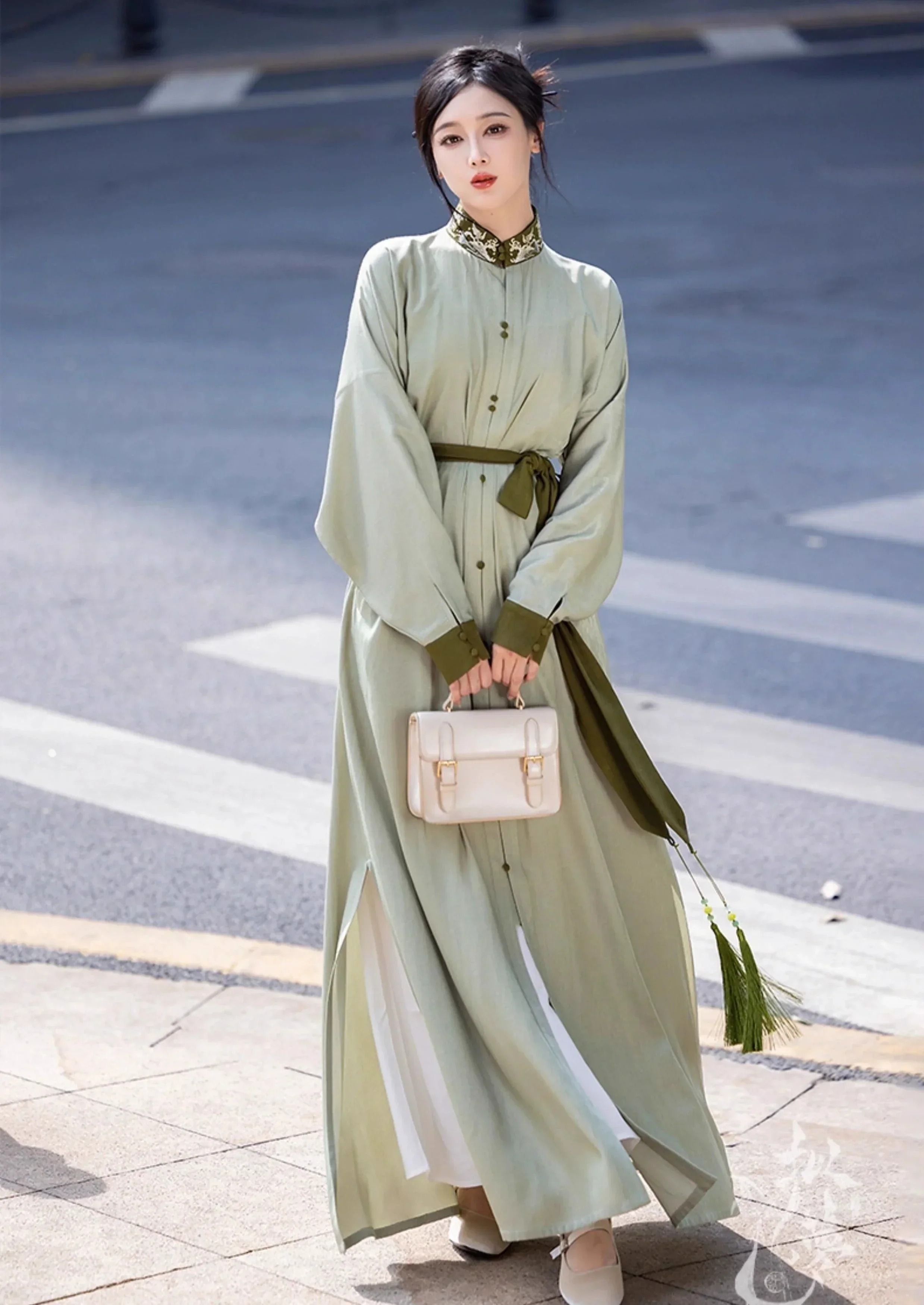 The Elegance of Long Pearl Necklaces with Cheongsam:A Fashion Fusion The Elegance of Long Pearl Necklaces with Cheongsam:A Fashion Fusion