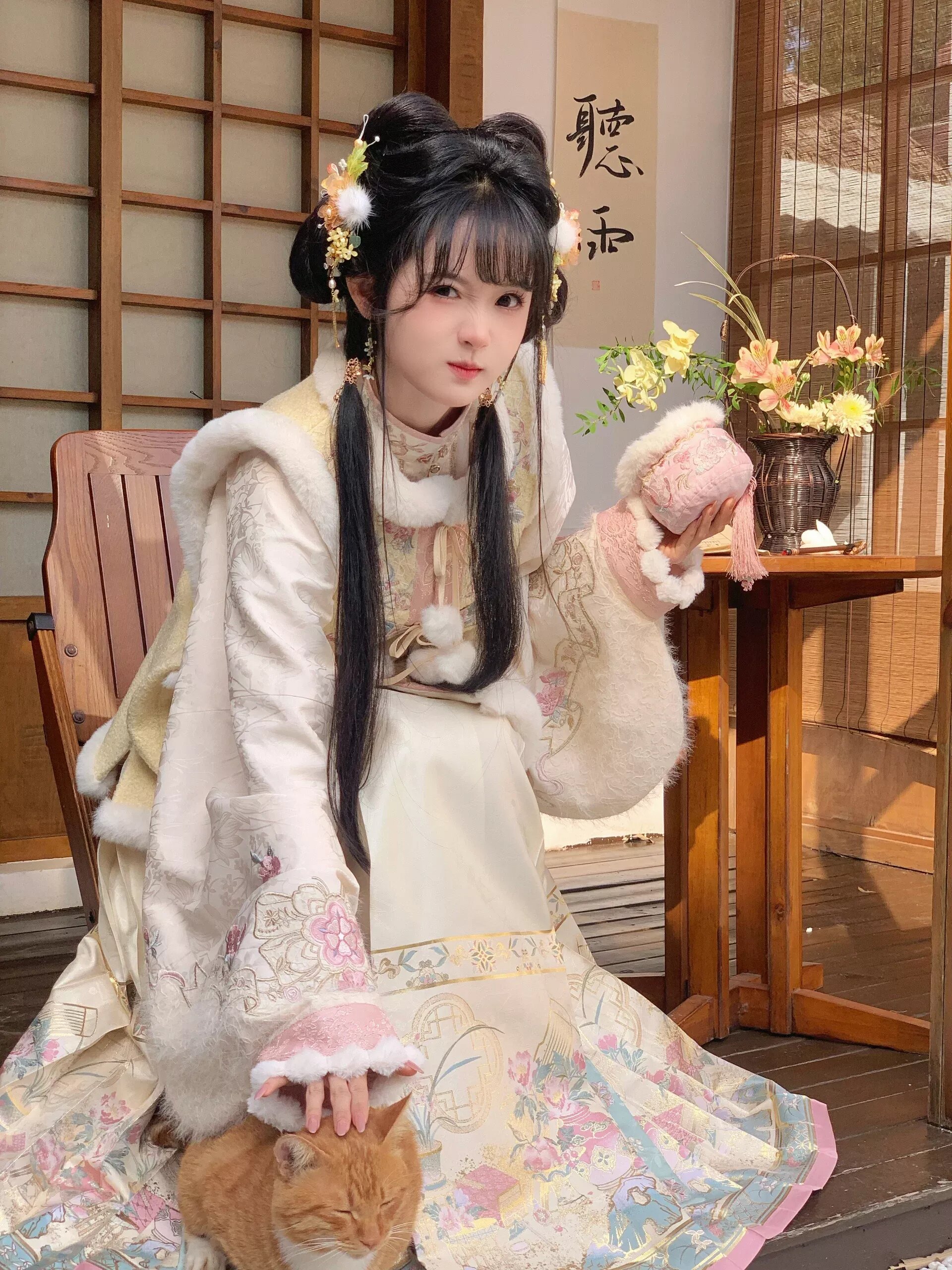 Traditional Tang Suit for Girls:Autumn-Winter Childrens Cheongsam Fashion Traditional Tang Suit for Girls:Autumn-Winter Childrens Cheongsam Fashion