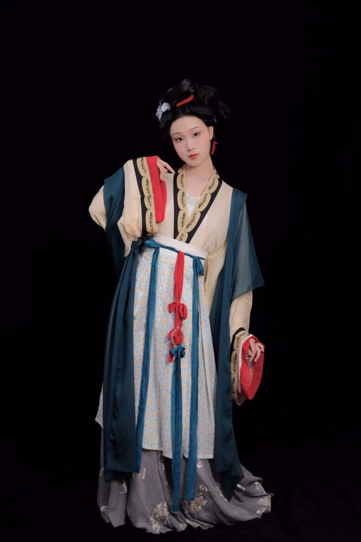 Hanfu Bookish Attire:A Performance in Traditional Splendor Hanfu Bookish Attire:A Performance in Traditional Splendor