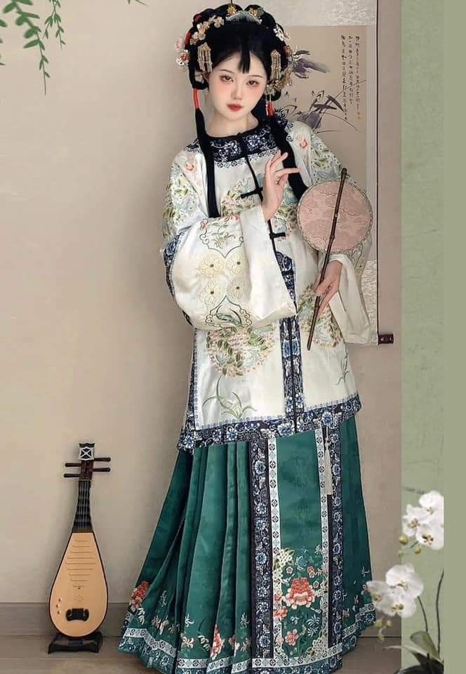 The Enigma of Gu Xuan Nas Cheongsam:A Journey Through Traditional Chinese Elegance The Enigma of Gu Xuan Nas Cheongsam:A Journey Through Traditional Chinese Elegance