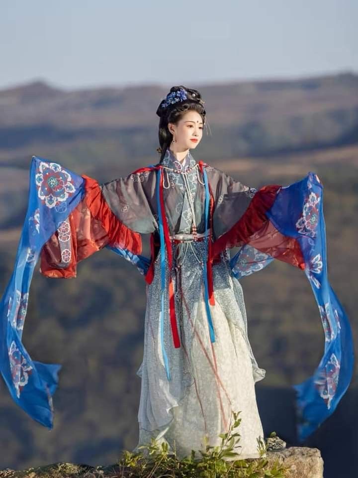 Embracing the Youthful Cheongsam:A Journey into the Fashion of a Slightly Curvier Girl Embracing the Youthful Cheongsam:A Journey into the Fashion of a Slightly Curvier Girl