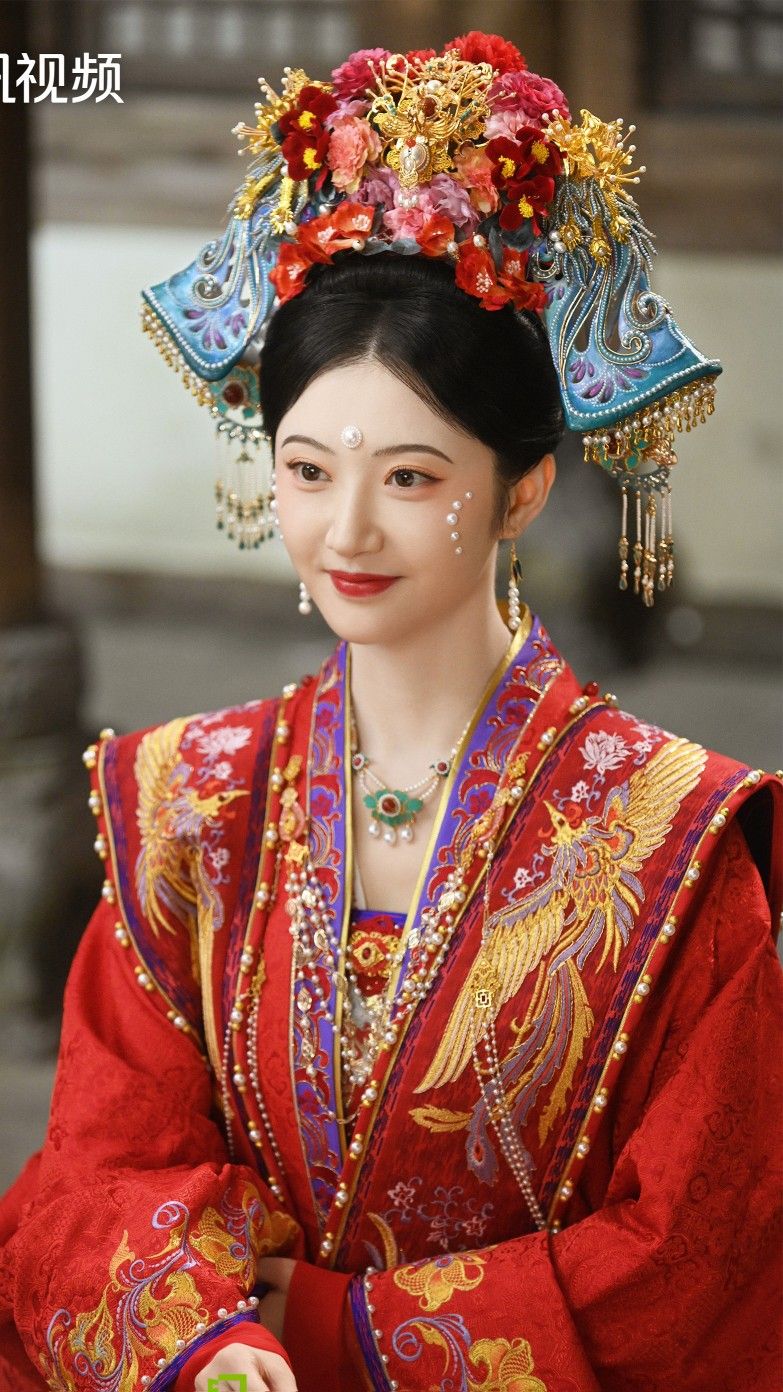 Chaozhou Original Hanfu:The Spring Dawn of Traditional Elegance Chaozhou Original Hanfu:The Spring Dawn of Traditional Elegance