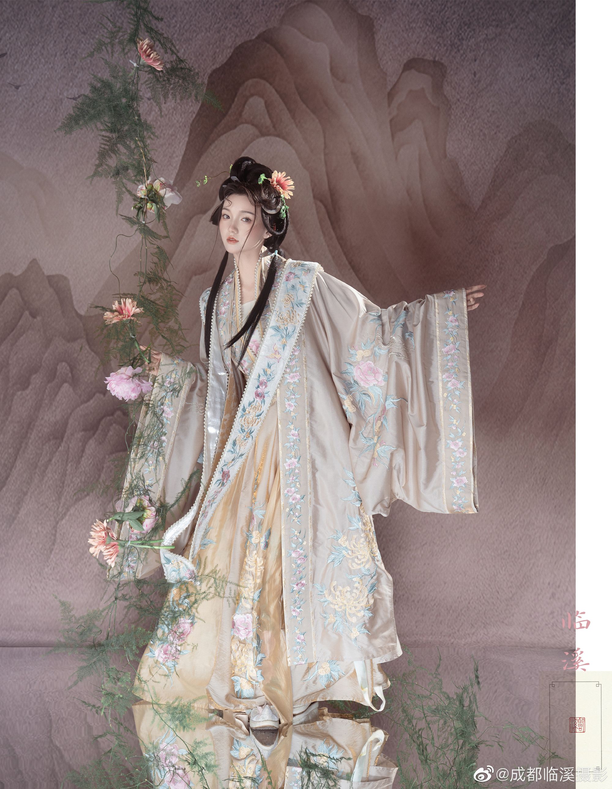 Winter Qipao Fashion:Thickened Cheongsam for Women Winter Qipao Fashion:Thickened Cheongsam for Women