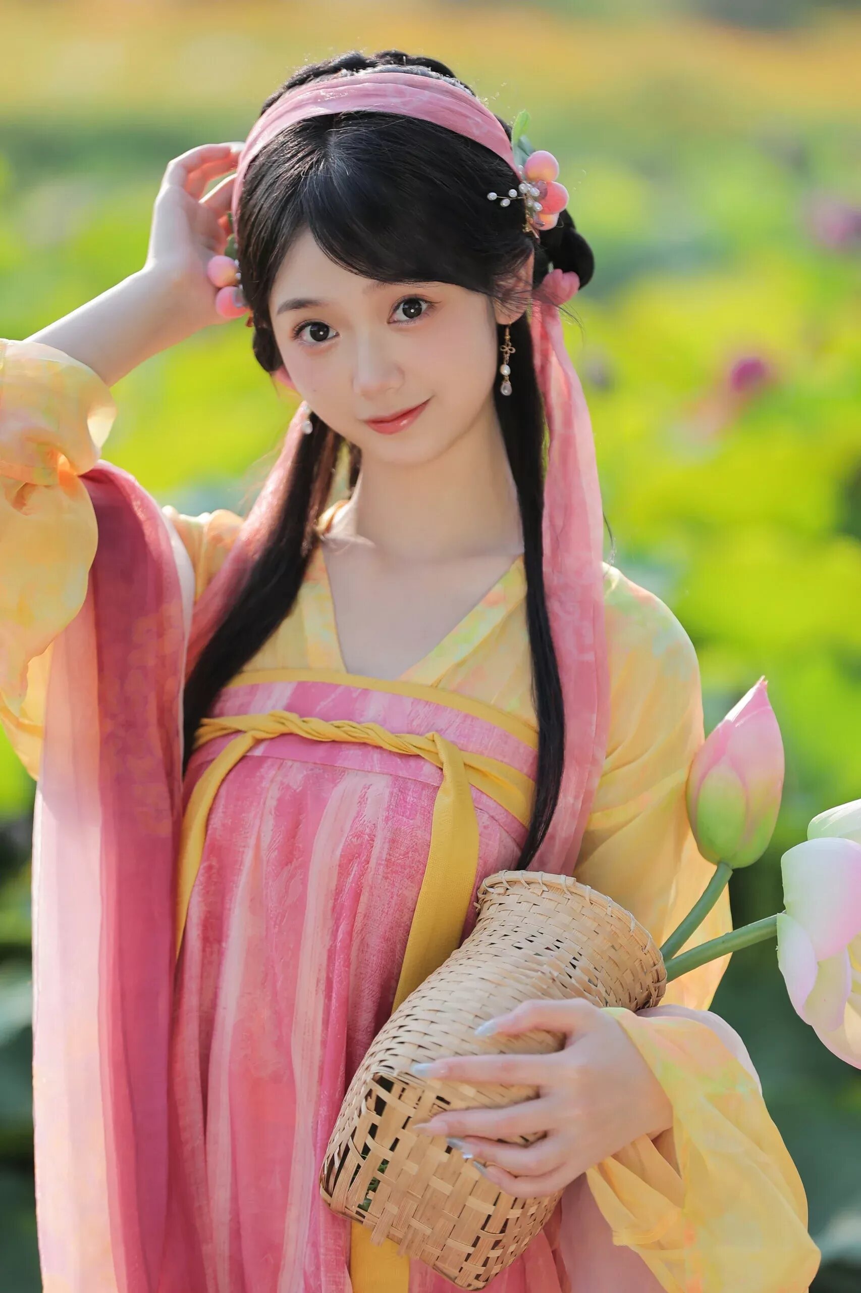 Ancient Charm of Hanfu Groups:A Journey into the Traditional Beauty of Chinese Cultural Clothing Ancient Charm of Hanfu Groups:A Journey into the Traditional Beauty of Chinese Cultural Clothing