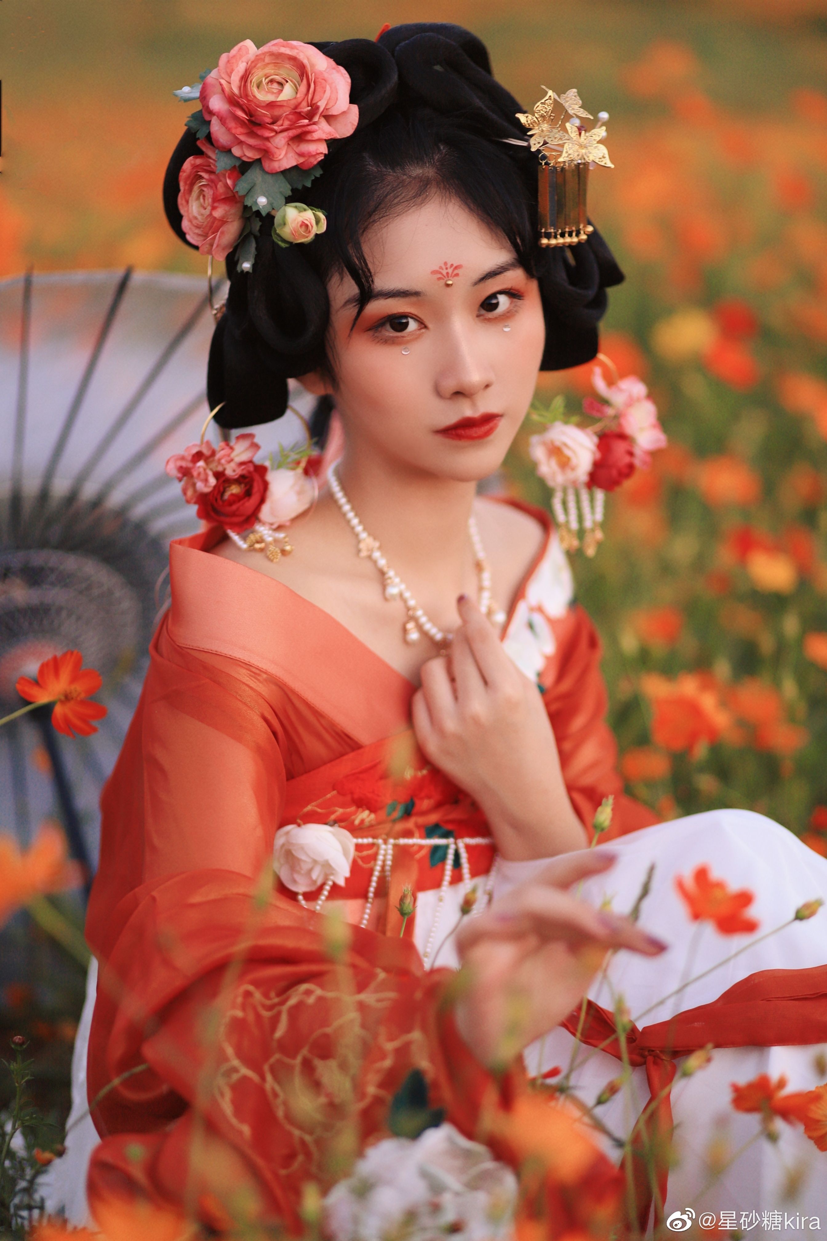 Tingyue Lings Neo-Chinese Cheongsam:Embracing Traditional Elegance in Modern Fashion Tingyue Lings Neo-Chinese Cheongsam:Embracing Traditional Elegance in Modern Fashion