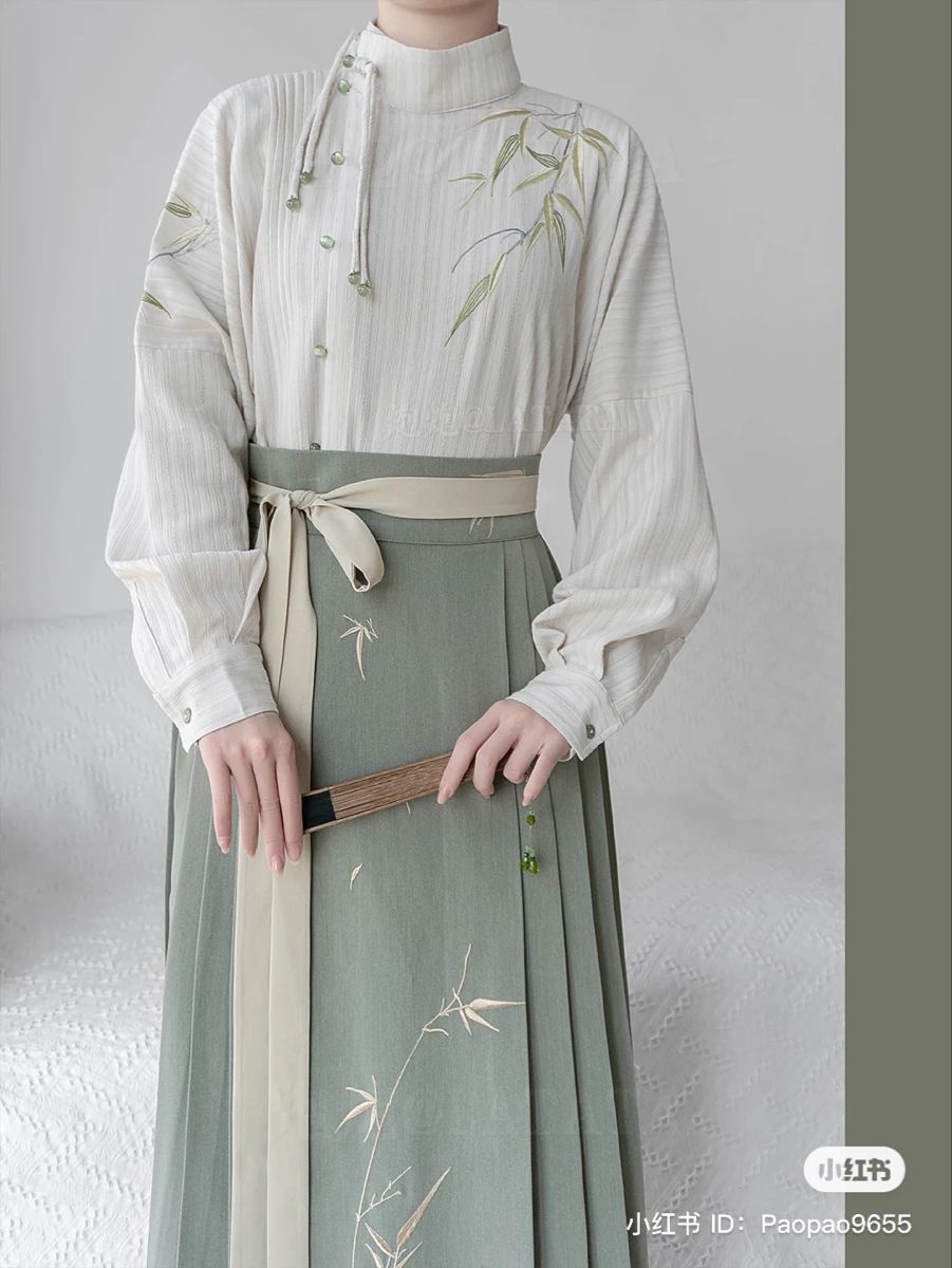 Exploring Fan Xians Hanfu Fashion:A Journey into Traditional Chinese Elegance Exploring Fan Xians Hanfu Fashion:A Journey into Traditional Chinese Elegance