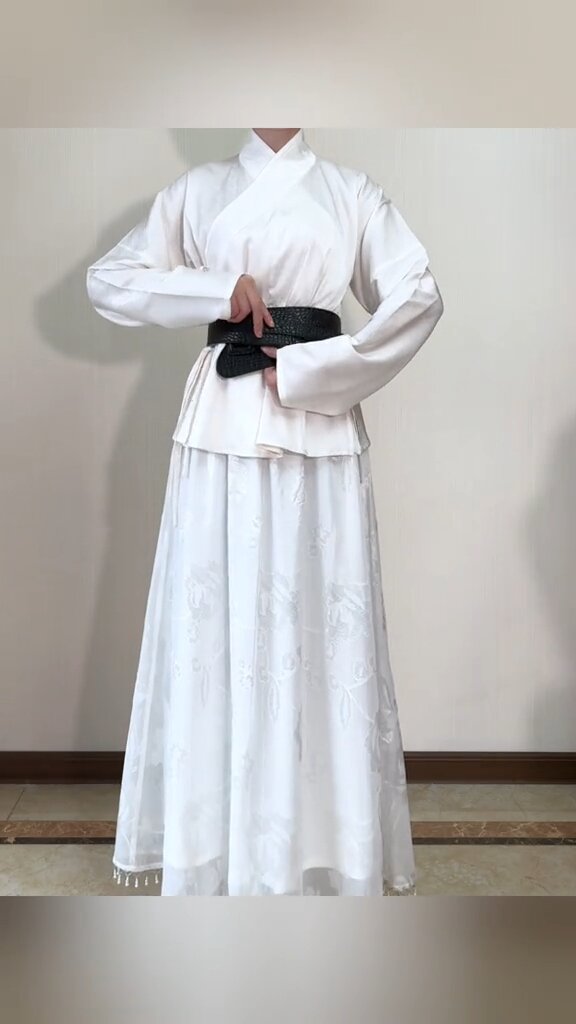 A Little Girls Journey in Traditional Chinese Beauty:The Cheongsam Dress A Little Girls Journey in Traditional Chinese Beauty:The Cheongsam Dress