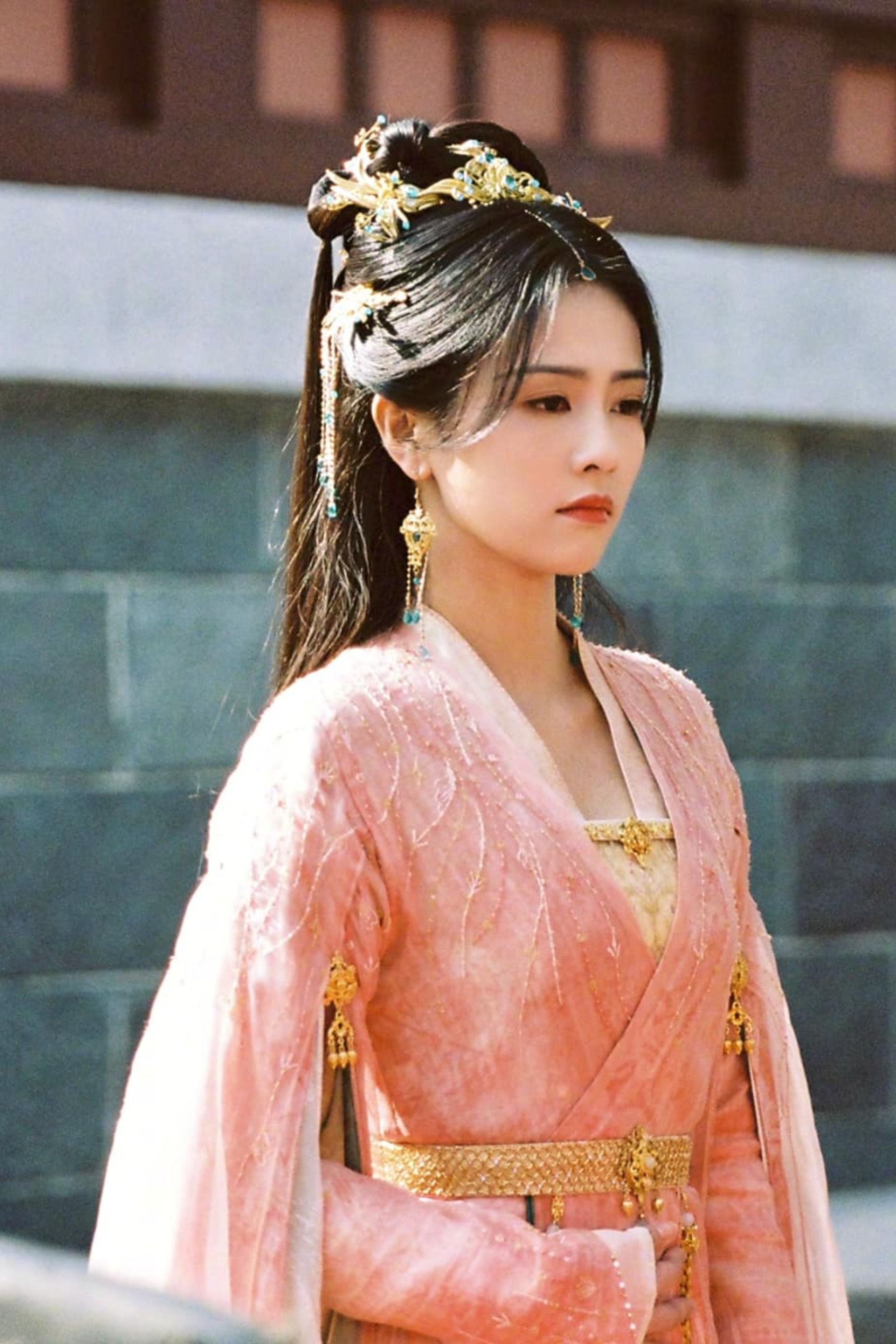 The Splendor of Hanfu in the Tapestry of Splashed Silk The Splendor of Hanfu in the Tapestry of Splashed Silk