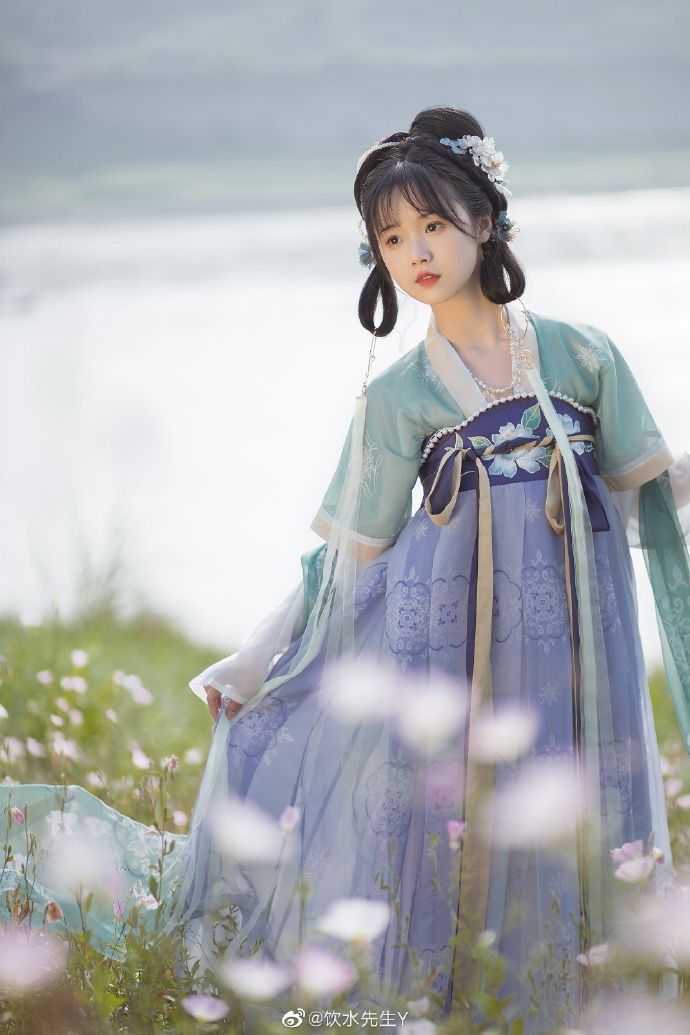 The Convenience of a One-Piece Traditional Hanfu Hair Pack for Women with Wigs and Fake Hair The Convenience of a One-Piece Traditional Hanfu Hair Pack for Women with Wigs and Fake Hair