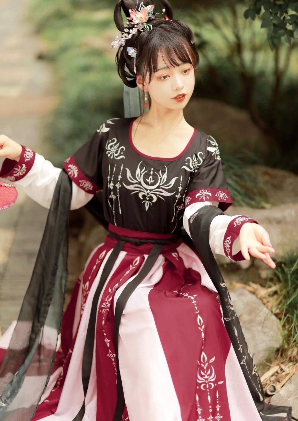 Summer Long-Style Cheongsam:A Detailed Exploration of Its Allure and Fashion Potential Summer Long-Style Cheongsam:A Detailed Exploration of Its Allure and Fashion Potential