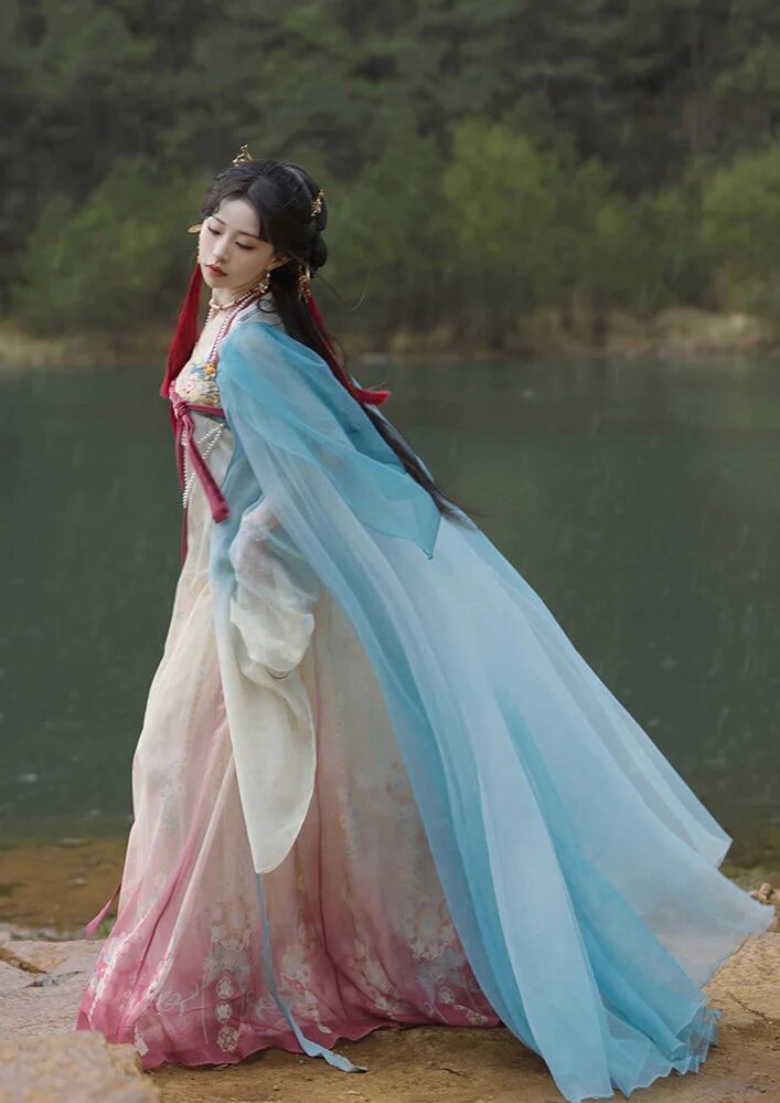 Rose Quilted Cheongsam Skirt:A Blend of Tradition and Elegance Rose Quilted Cheongsam Skirt:A Blend of Tradition and Elegance