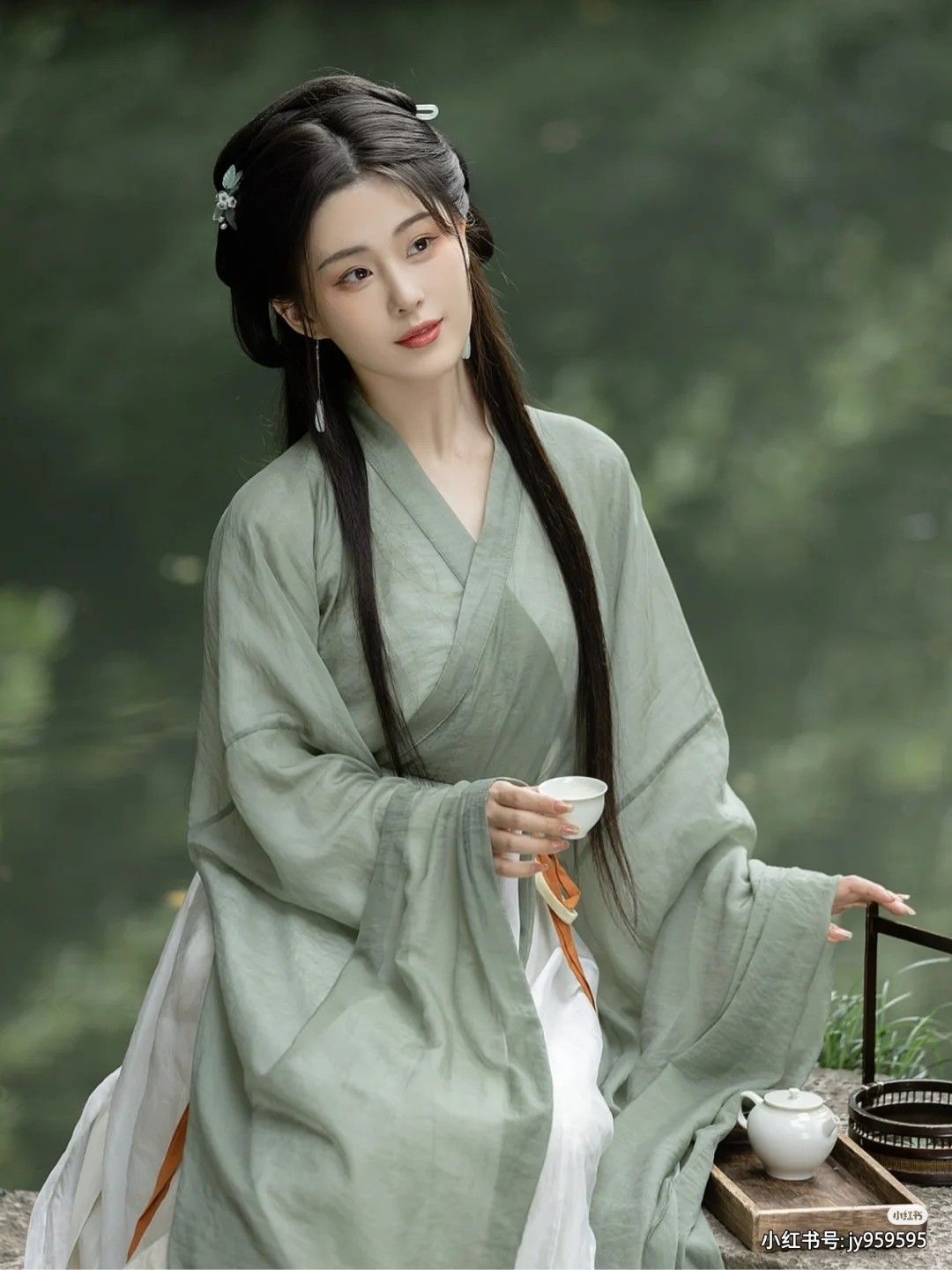 The Splendor of Hanfu Skirts:A Closer Look at the Lower Half of the Traditional Chinese Attire The Splendor of Hanfu Skirts:A Closer Look at the Lower Half of the Traditional Chinese Attire