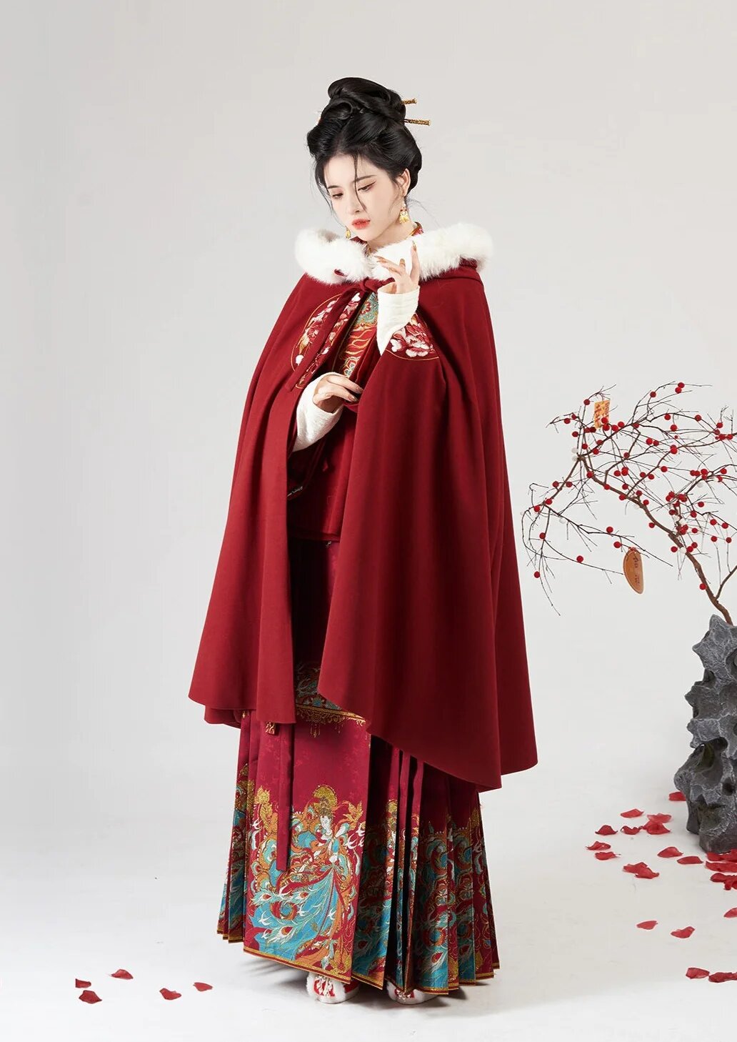 Elegant Black Hanfu Costumes:A Guide to Thin and Stylish Traditional Attire Elegant Black Hanfu Costumes:A Guide to Thin and Stylish Traditional Attire