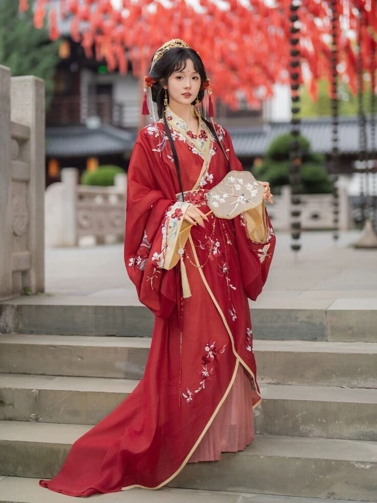 The Simple Joy of Song-Era Hanfu:A Journey into the Essence of Qinghuan The Simple Joy of Song-Era Hanfu:A Journey into the Essence of Qinghuan