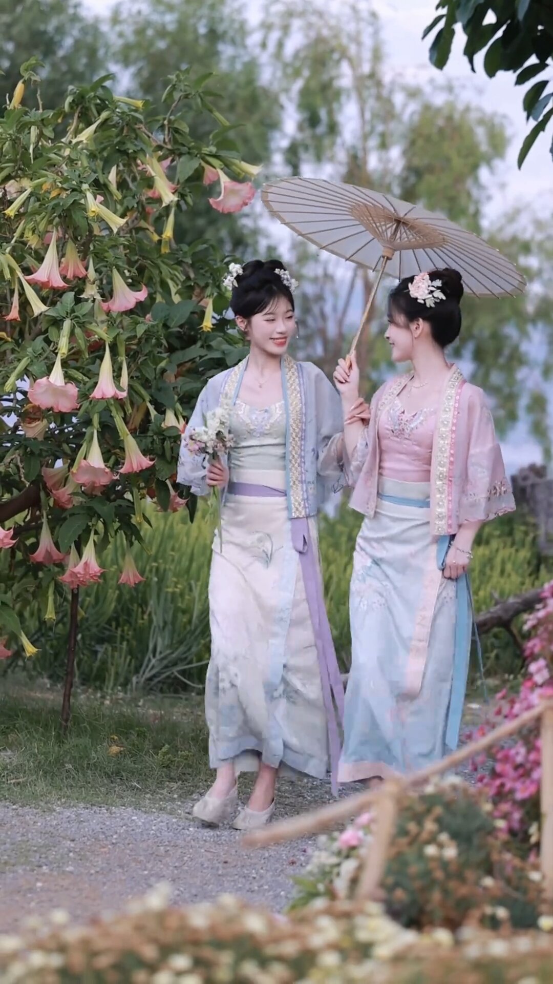 Reinventing the Classic:High-End Cheongsam with Modern Innovations in Xiangyunsha Silk Reinventing the Classic:High-End Cheongsam with Modern Innovations in Xiangyunsha Silk