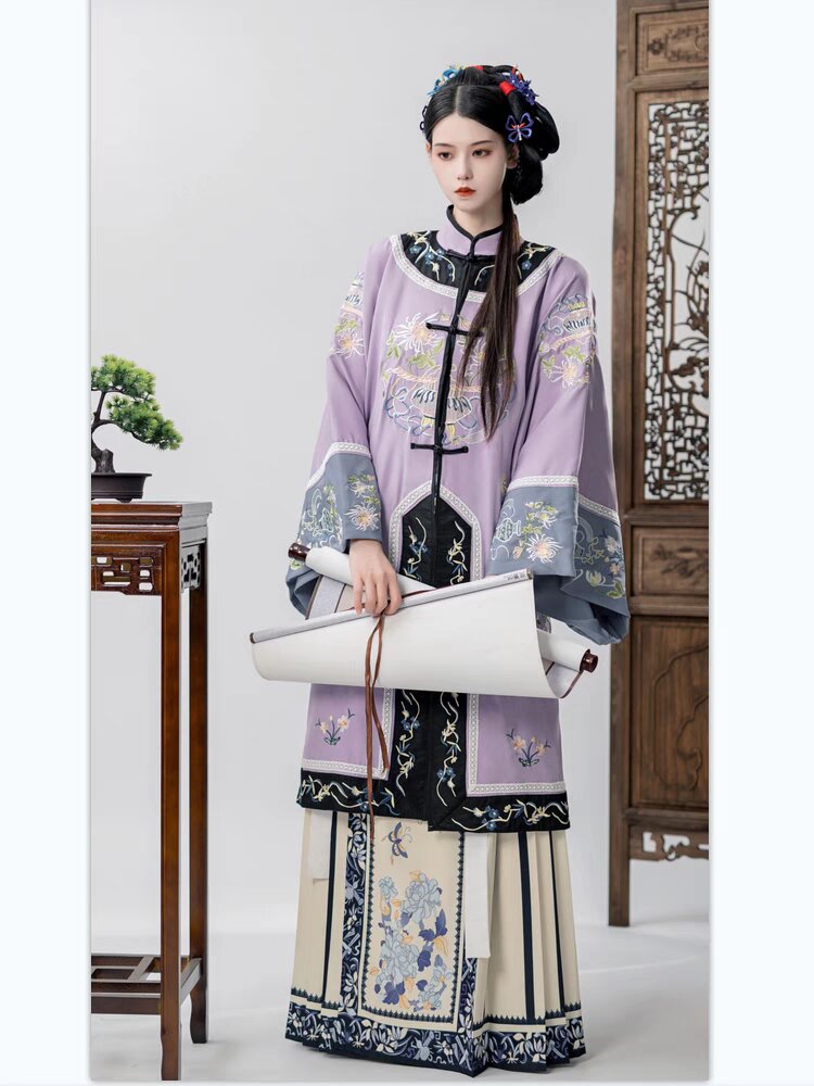 Youthful Cheongsam:Embracing the Traditional with Modern Charm and a Flattering Fit Youthful Cheongsam:Embracing the Traditional with Modern Charm and a Flattering Fit