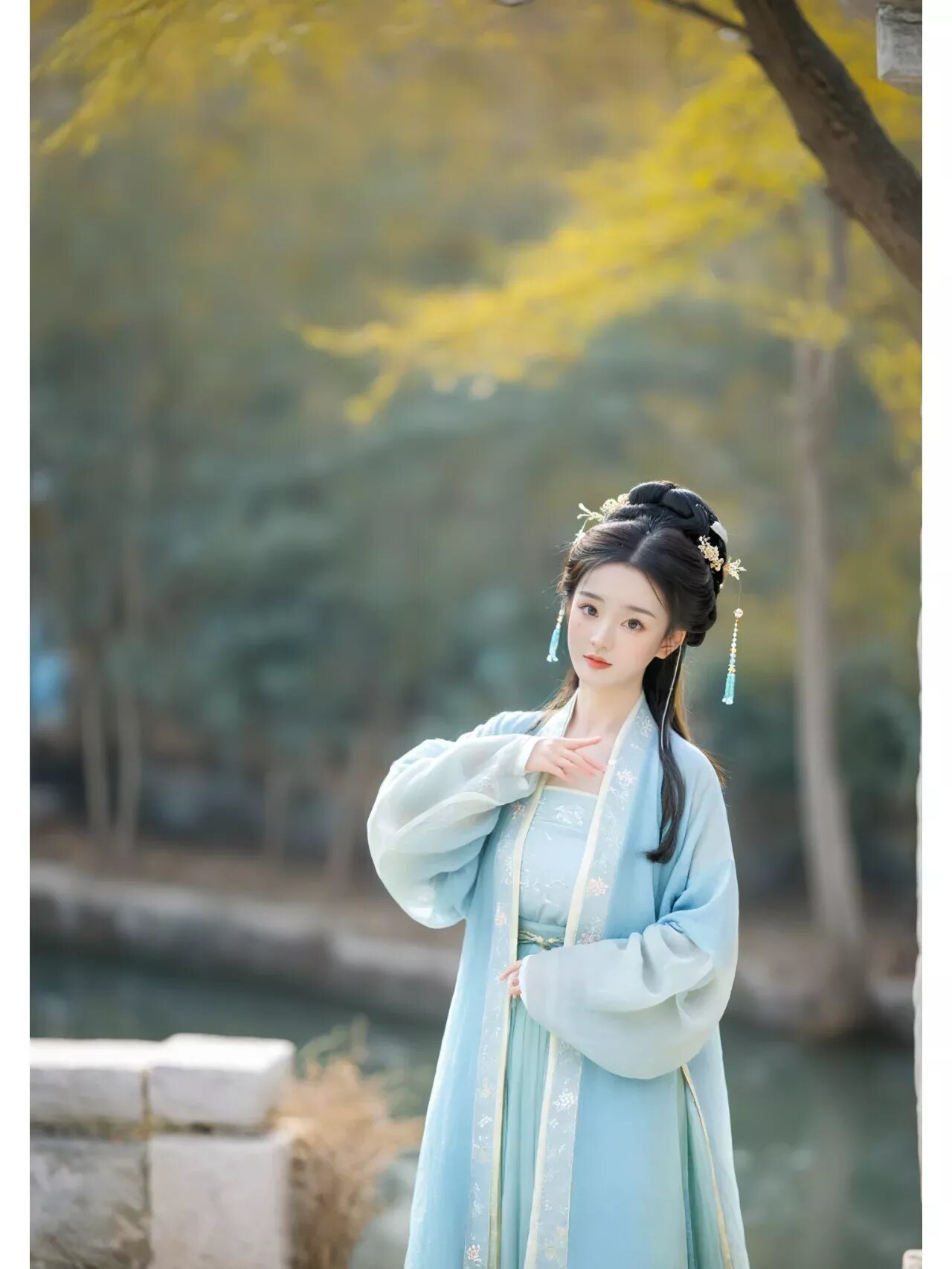 A Review on the Two-Piece Qipao with Belly Coverage:Fashionable and Comfortable for All Shapes A Review on the Two-Piece Qipao with Belly Coverage:Fashionable and Comfortable for All Shapes