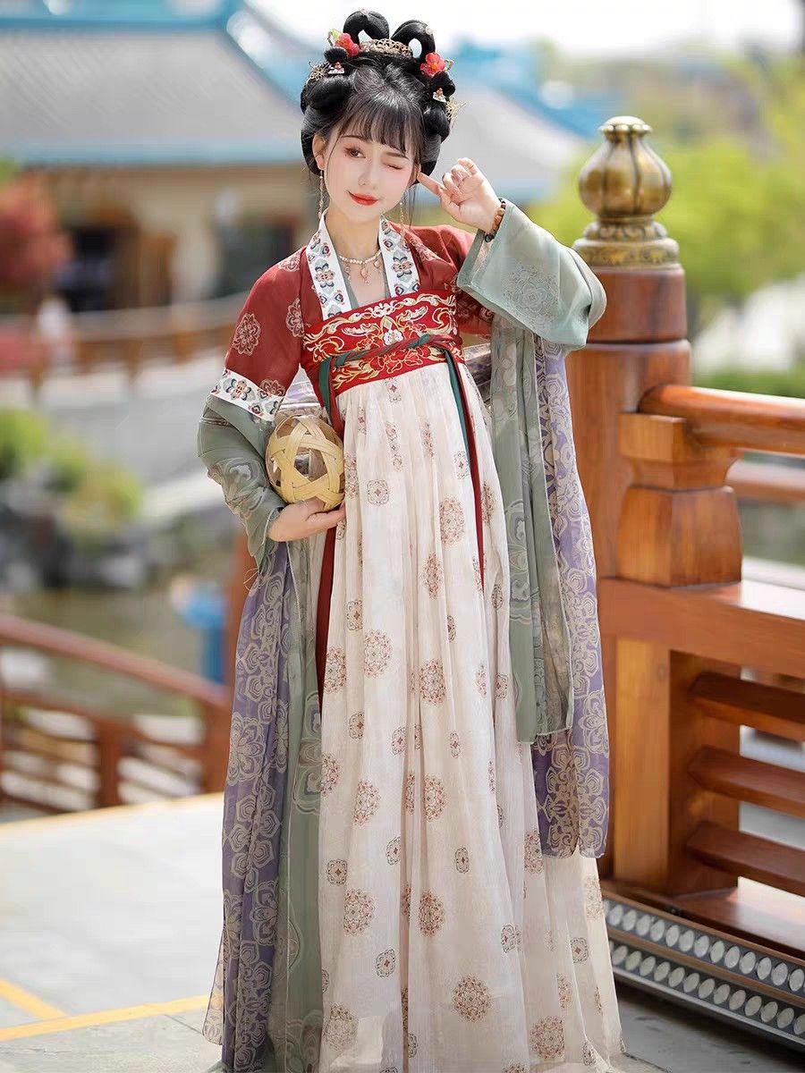 The Splendor of Ming-Style Hanfu Costumes:A Journey into Traditional Chinese Elegance The Splendor of Ming-Style Hanfu Costumes:A Journey into Traditional Chinese Elegance