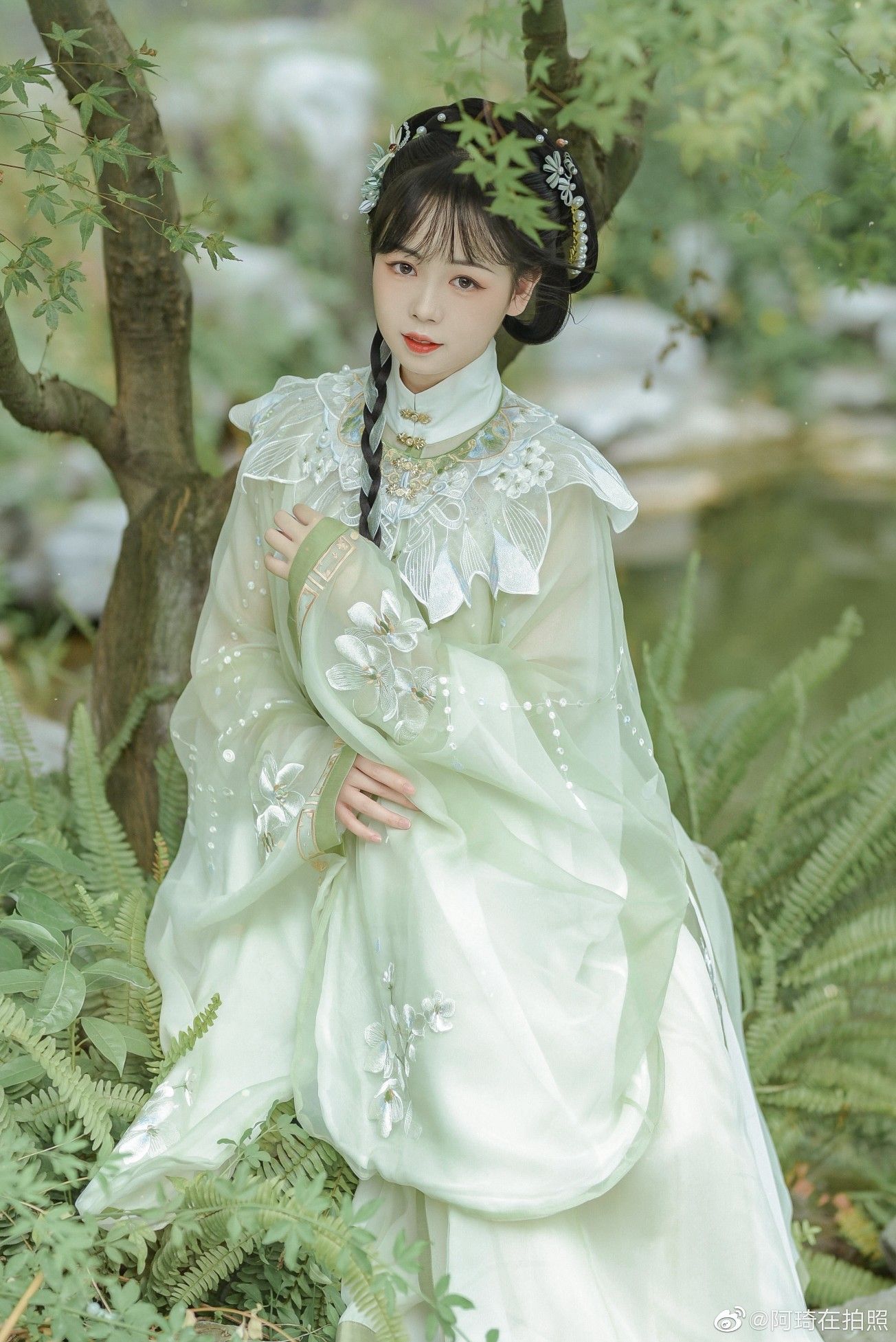 Embracing Traditional Chinese Fashion:The Art of Pairing Bags with Traditional Chinese Attire Embracing Traditional Chinese Fashion:The Art of Pairing Bags with Traditional Chinese Attire