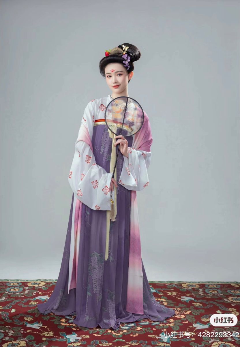 Closing Down Sale:A Clearance of Traditional Hanfu Fashion Closing Down Sale:A Clearance of Traditional Hanfu Fashion
