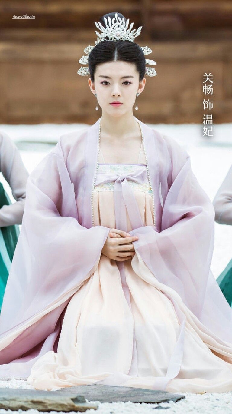 The Magnificent Long Red Cheongsam:A Symbol of Chinese Elegance The Magnificent Long Red Cheongsam:A Symbol of Chinese Elegance