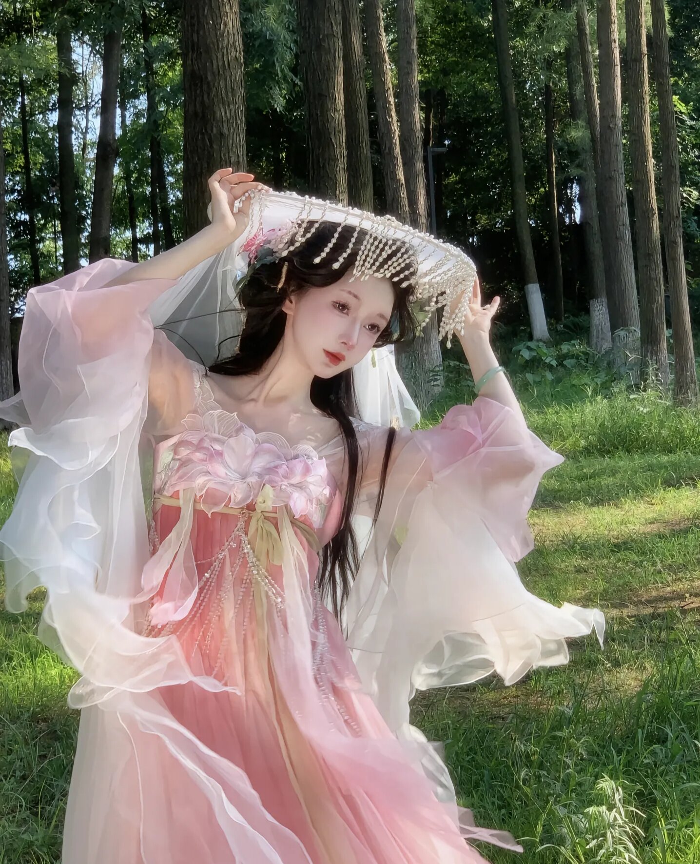 Han Clothes Originated from Han Yating:Exploring the World of Traditional Chinese Fashion Han Clothes Originated from Han Yating:Exploring the World of Traditional Chinese Fashion