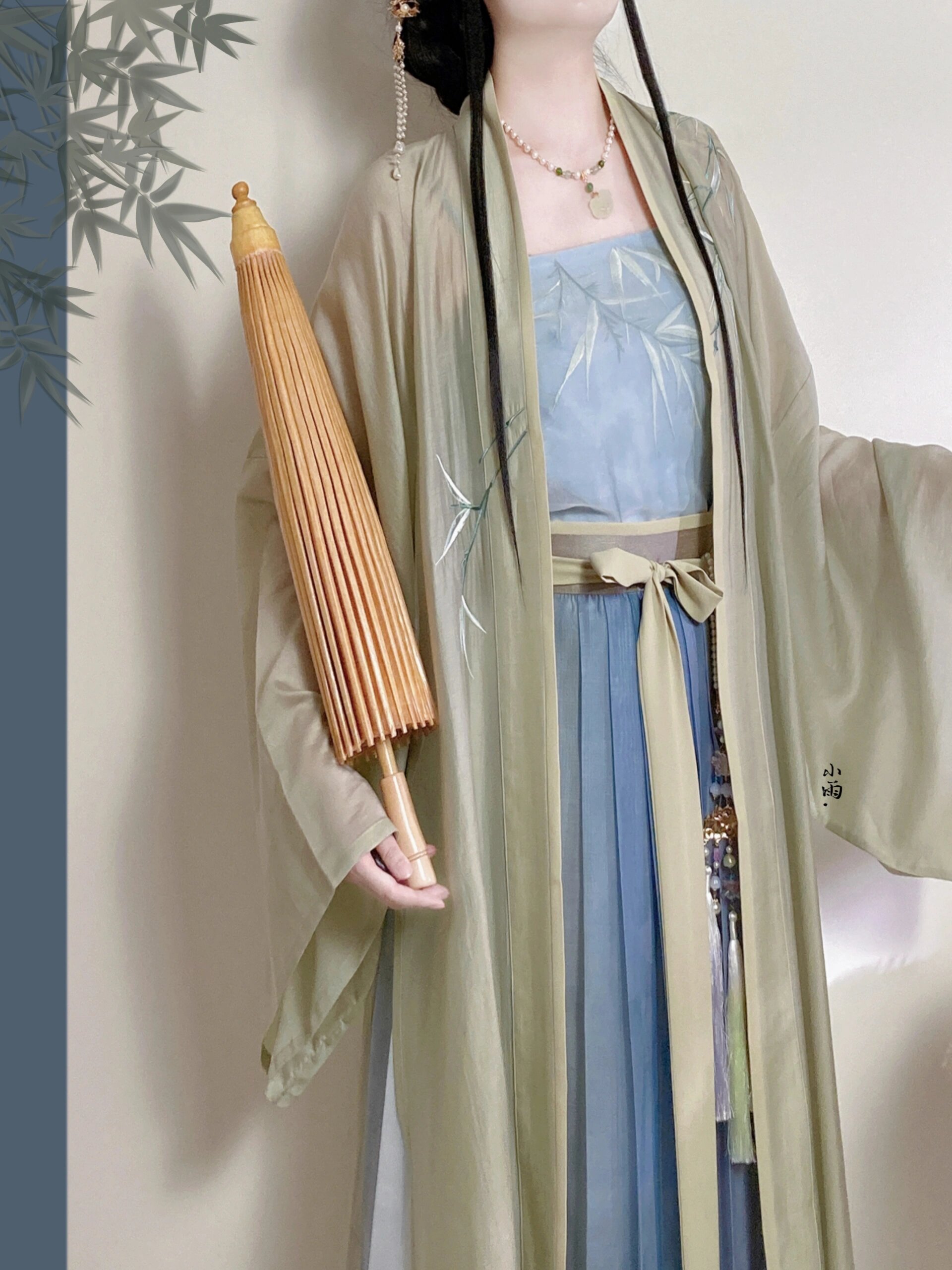 Authentic Xiangyunsha Cheongsam Qipao:A Traditional Beauty in the Making Authentic Xiangyunsha Cheongsam Qipao:A Traditional Beauty in the Making