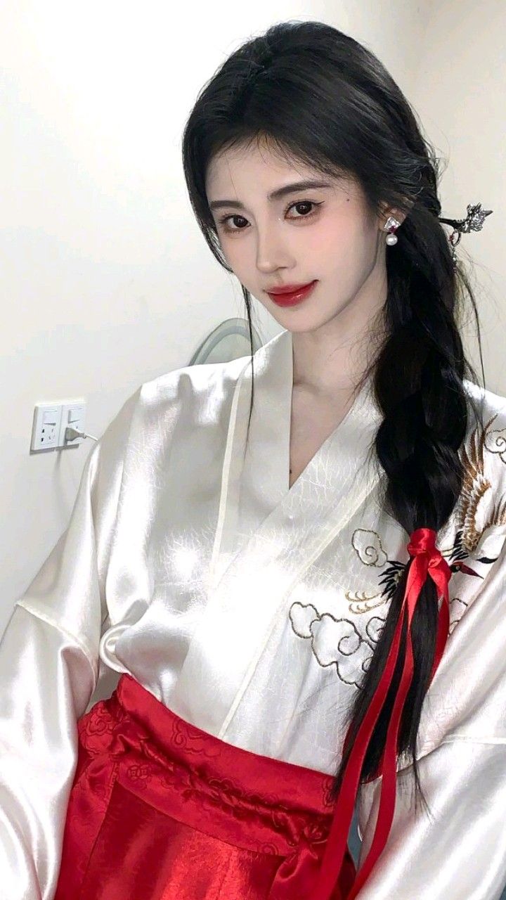 Embracing Tradition:The New Chinese-Style Childrens Cheongsam Revolution Embracing Tradition:The New Chinese-Style Childrens Cheongsam Revolution