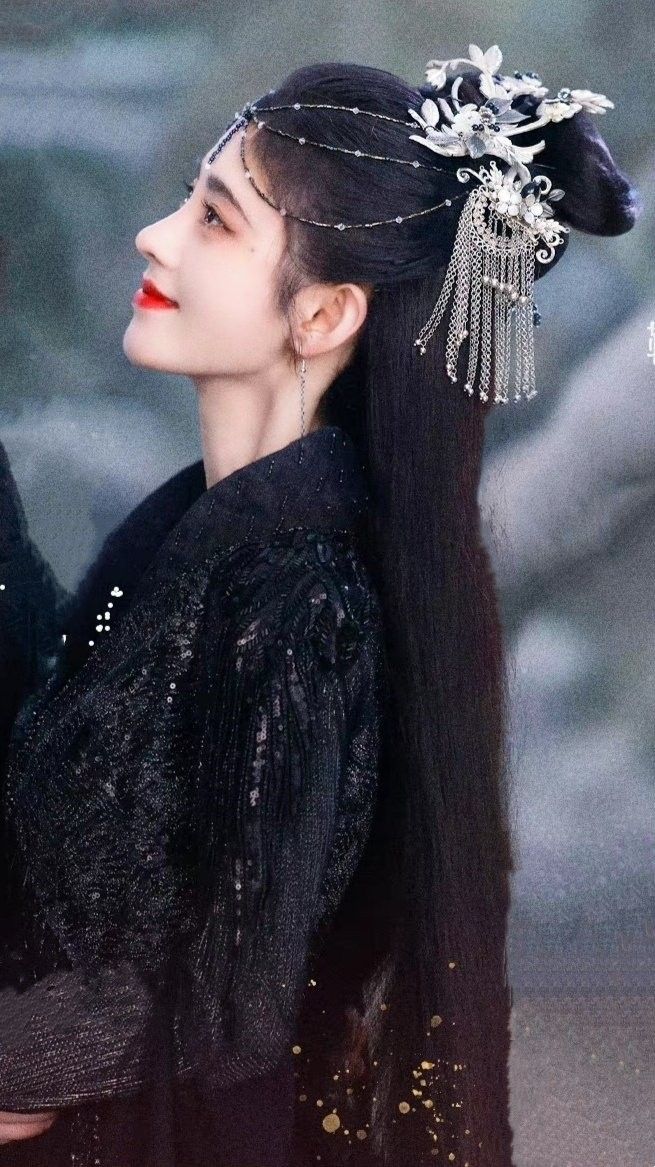 The Elegance of Tang-Style Cheongsam-Inspired Dress and its Noble Appeal The Elegance of Tang-Style Cheongsam-Inspired Dress and its Noble Appeal