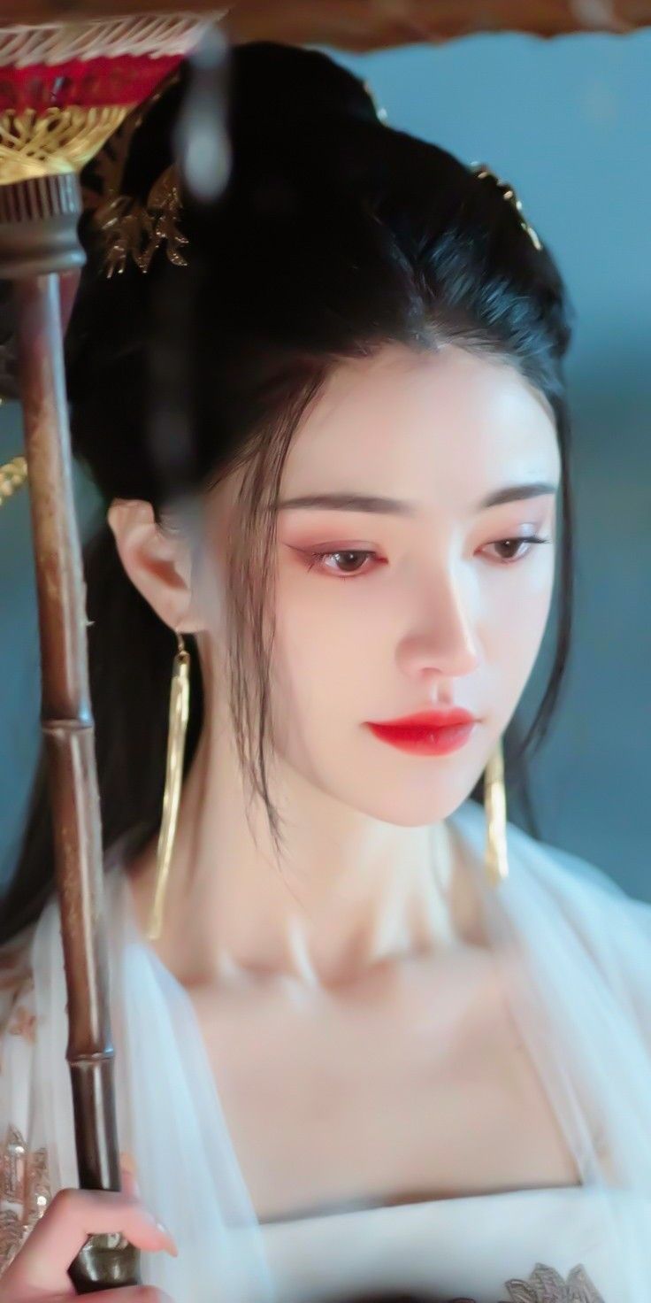 Spring Peach Blossom Quipao:Embracing the Beauty of a Traditional Chinese Attire Spring Peach Blossom Quipao:Embracing the Beauty of a Traditional Chinese Attire